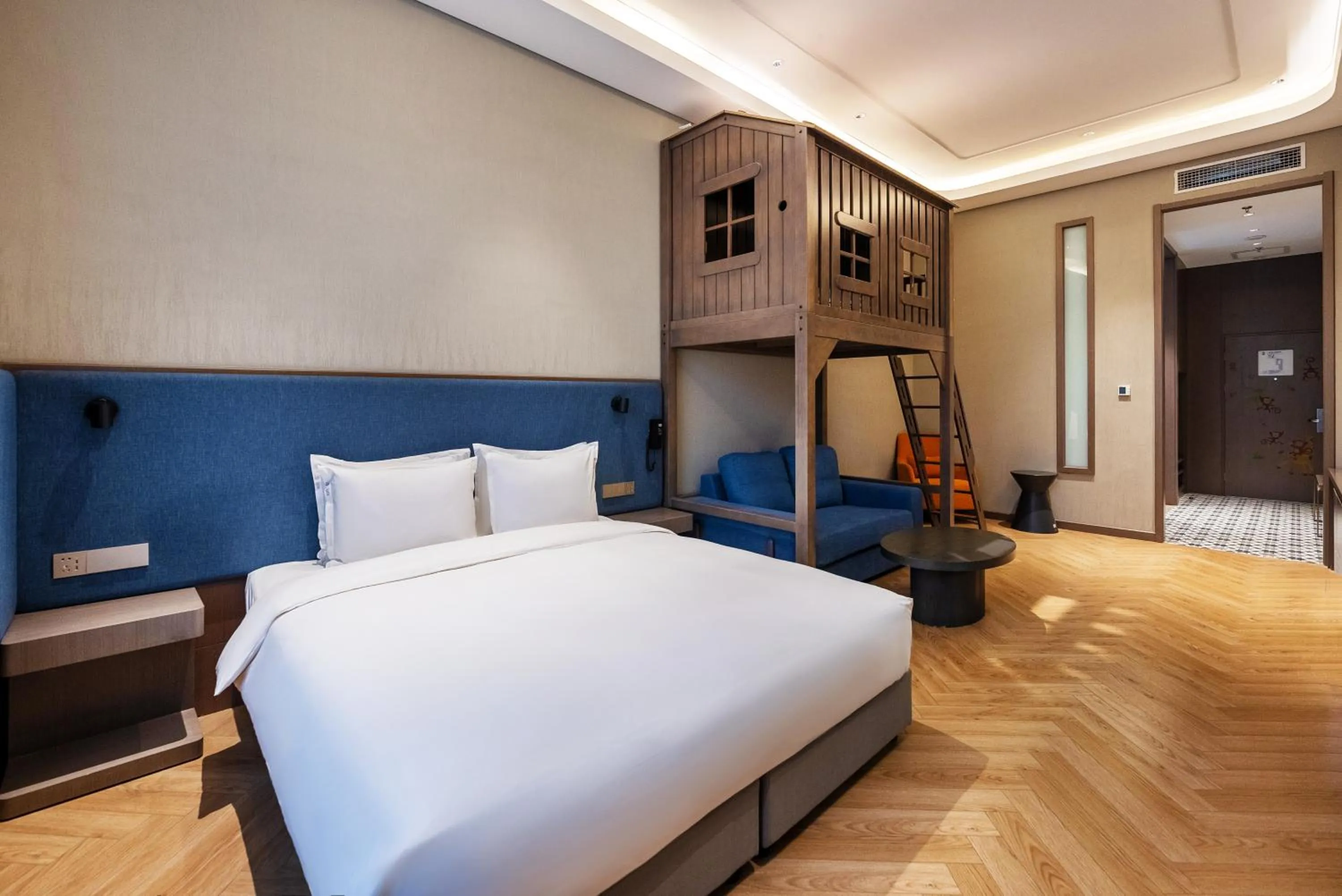 Photo of the whole room in Holiday Inn Express Beijing Badaling by IHG