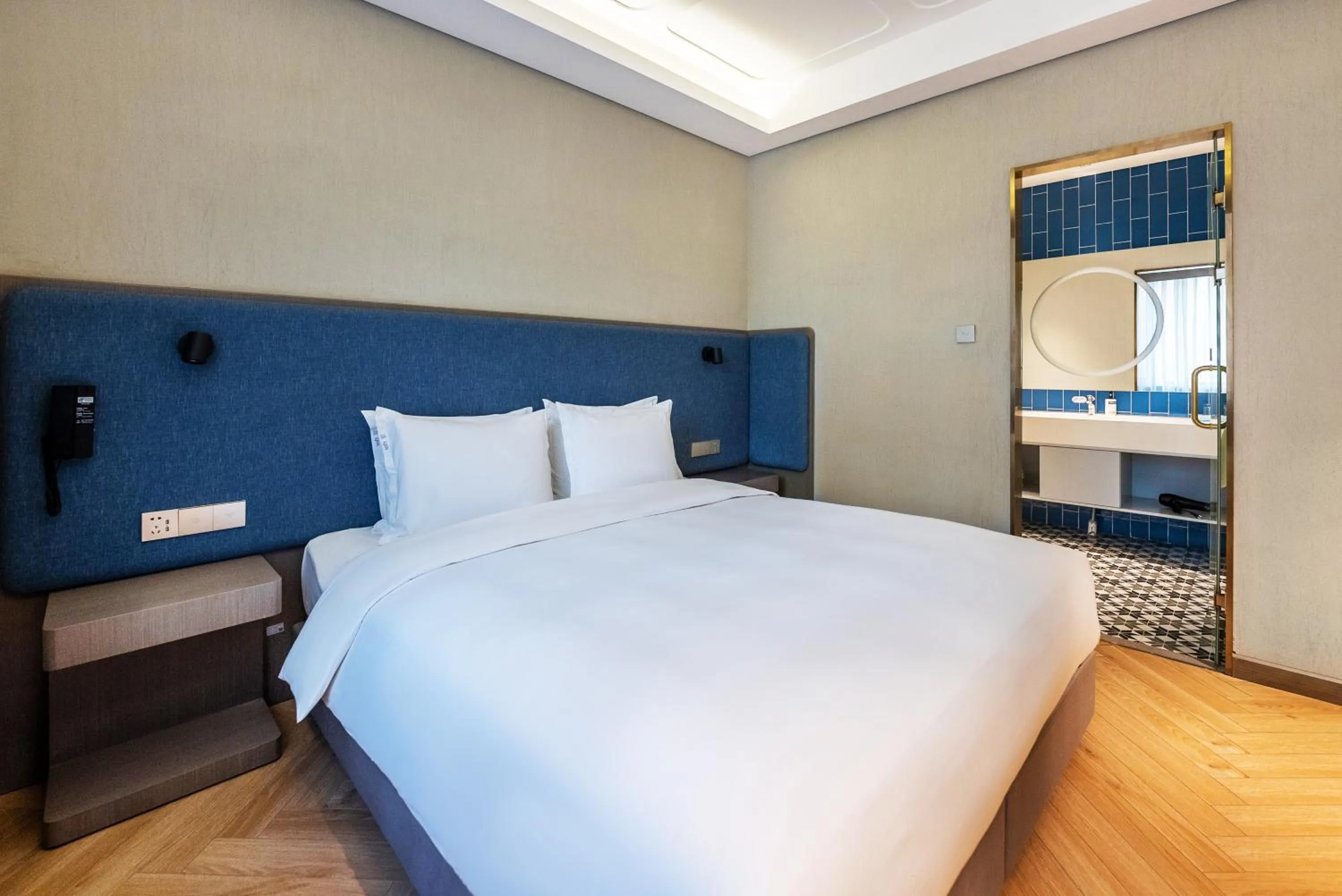 Bed in Holiday Inn Express Beijing Badaling by IHG
