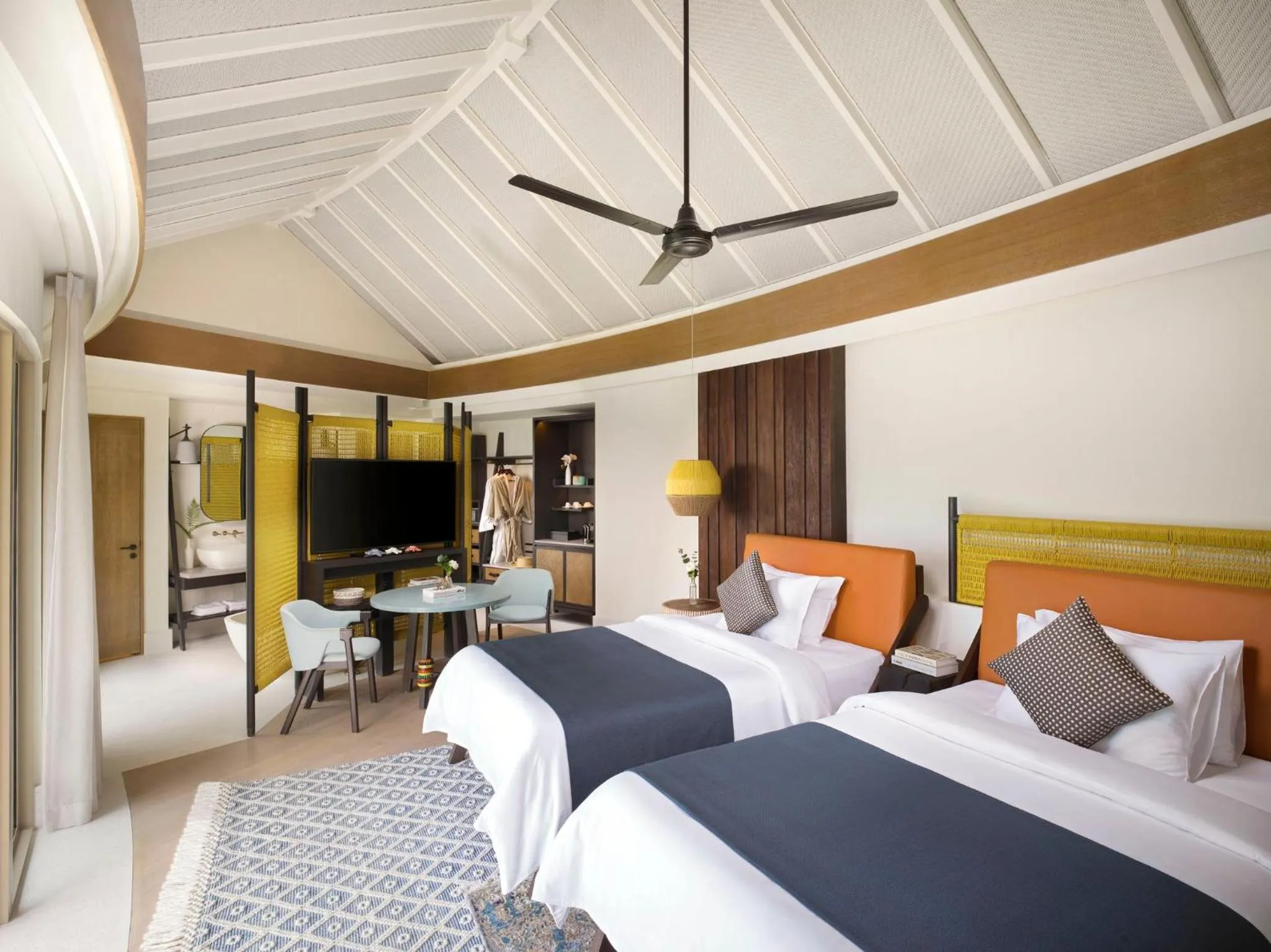 Photo of the whole room, Bed in Intercontinental Maldives Maamunagau Resort with Club benefits by IHG
