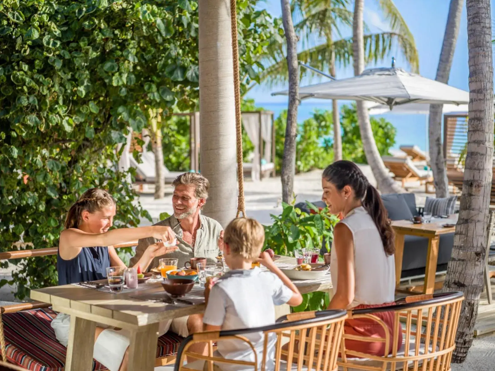 Restaurant/places to eat in Intercontinental Maldives Maamunagau Resort with Club benefits by IHG Restaurant/places to eat in Intercontinental Maldives Maamunagau Resort with Club benefits by IHG