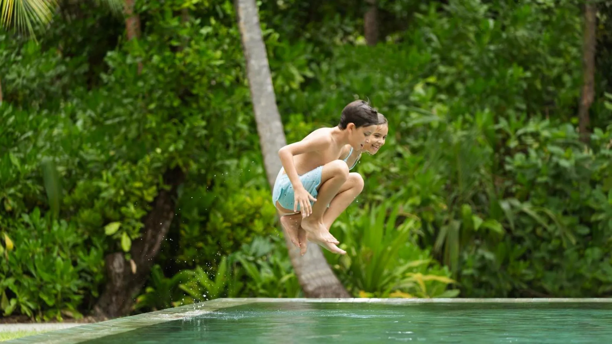 Area and facilities in Intercontinental Maldives Maamunagau Resort with Club benefits by IHG