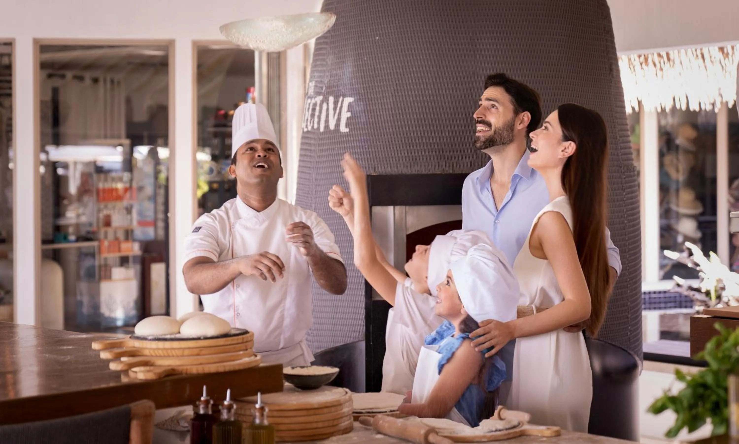 Restaurant/places to eat in Intercontinental Maldives Maamunagau Resort with Club benefits by IHG