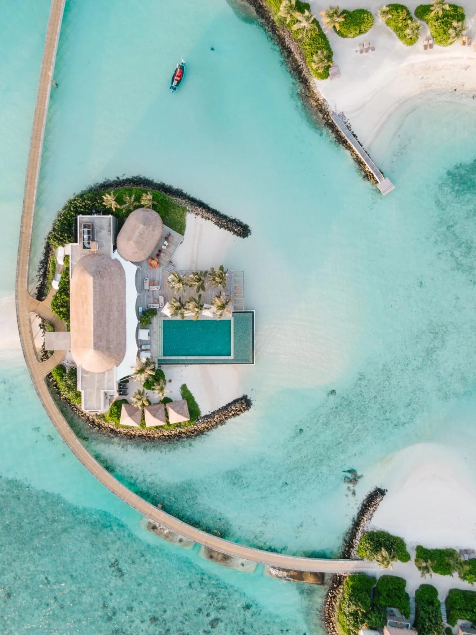 Restaurant/places to eat in Intercontinental Maldives Maamunagau Resort with Club benefits by IHG