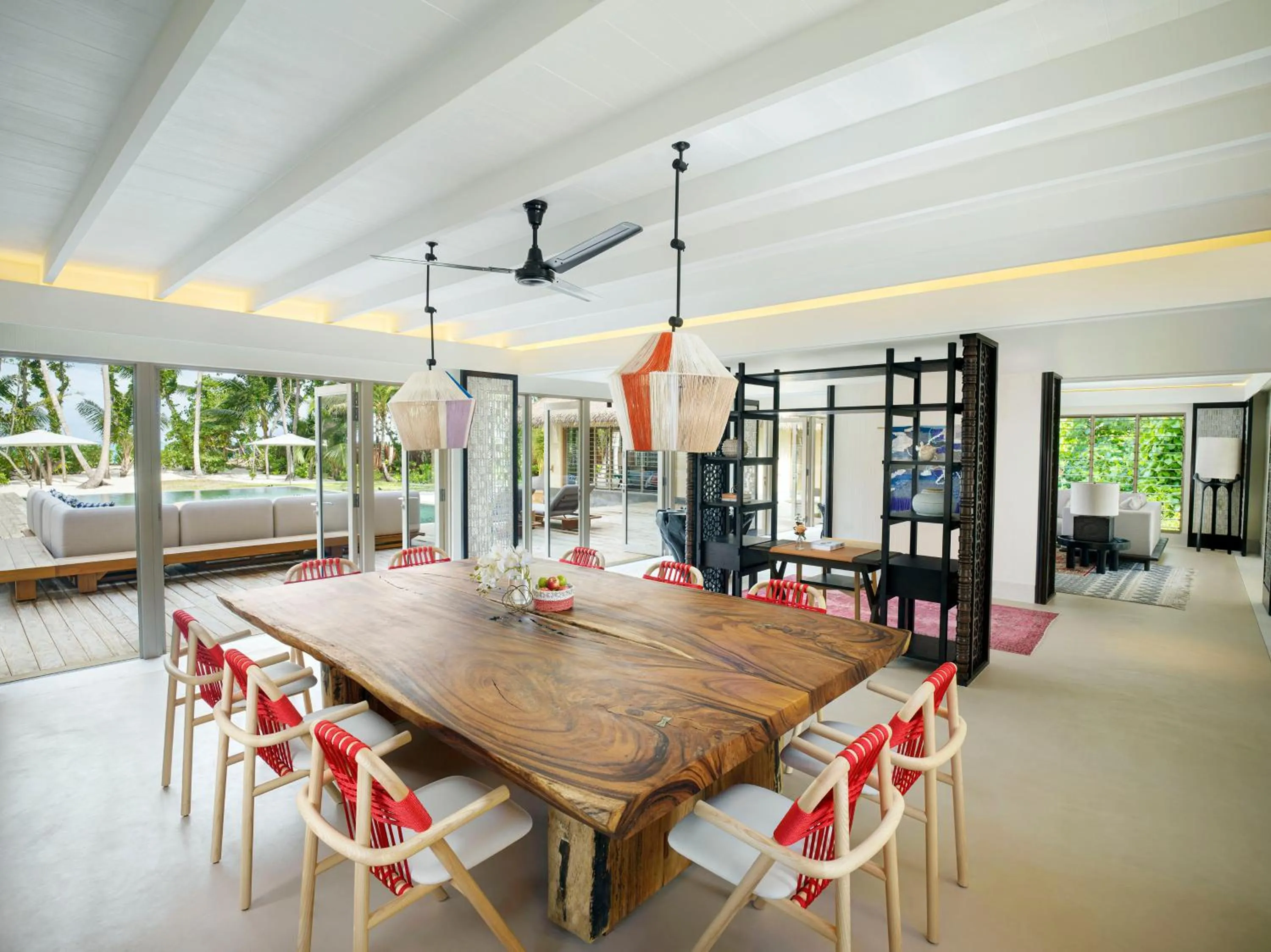 Photo of the whole room in Intercontinental Maldives Maamunagau Resort with Club benefits by IHG