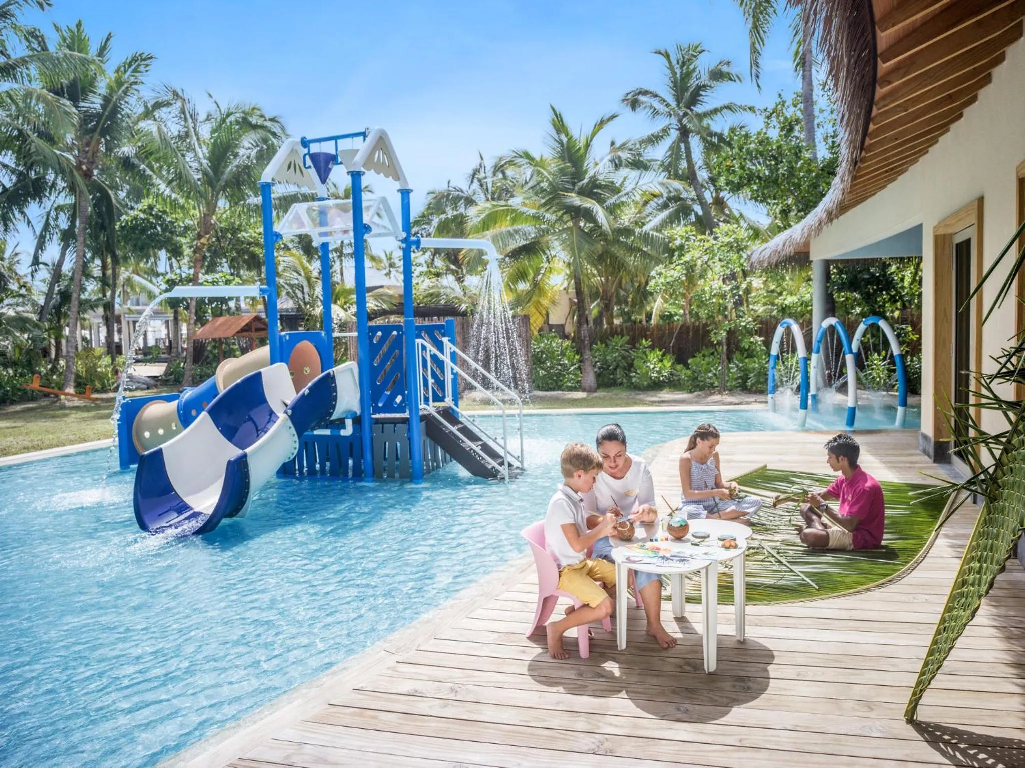 Area and facilities in Intercontinental Maldives Maamunagau Resort with Club benefits by IHG