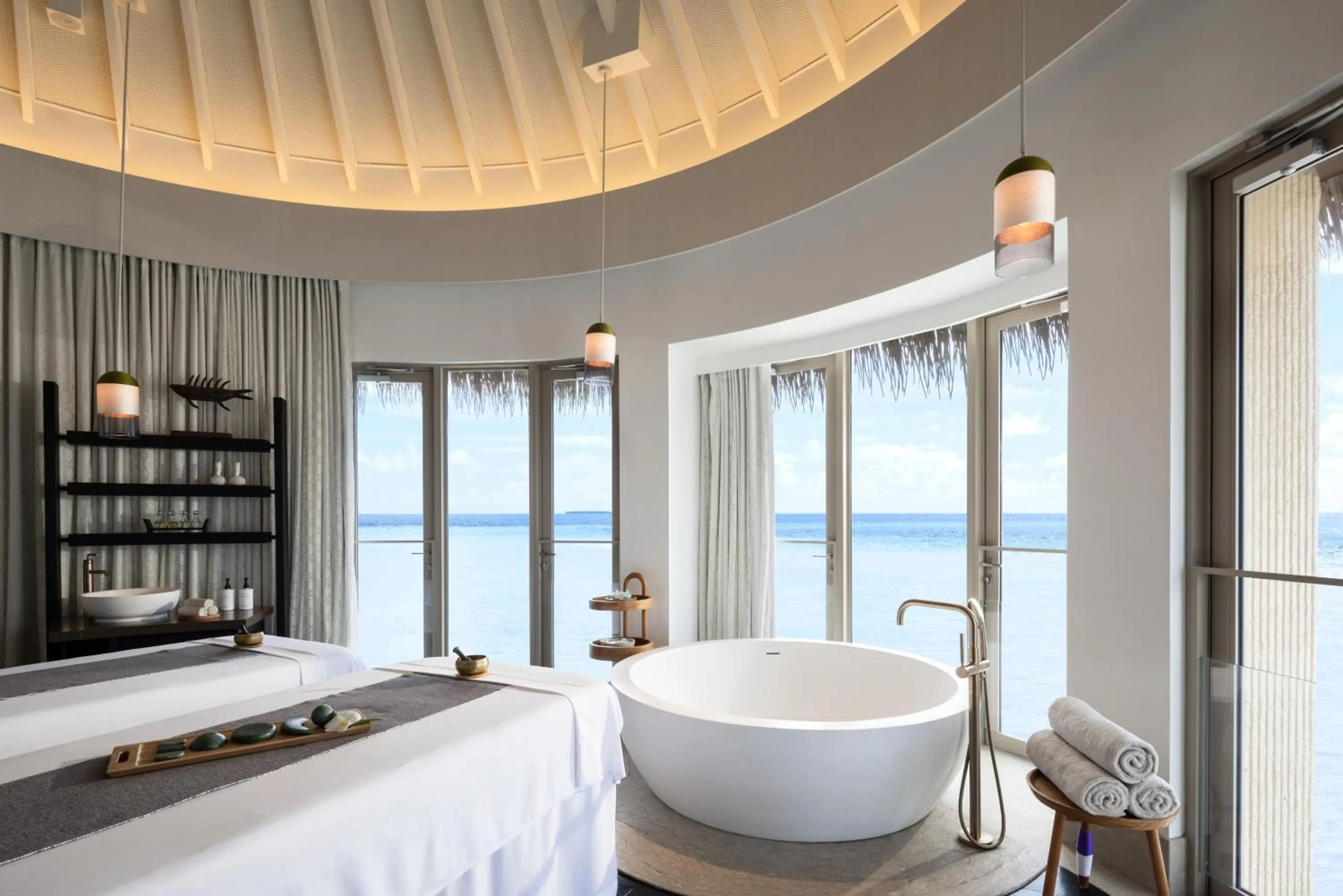 Massage in Intercontinental Maldives Maamunagau Resort with Club benefits by IHG