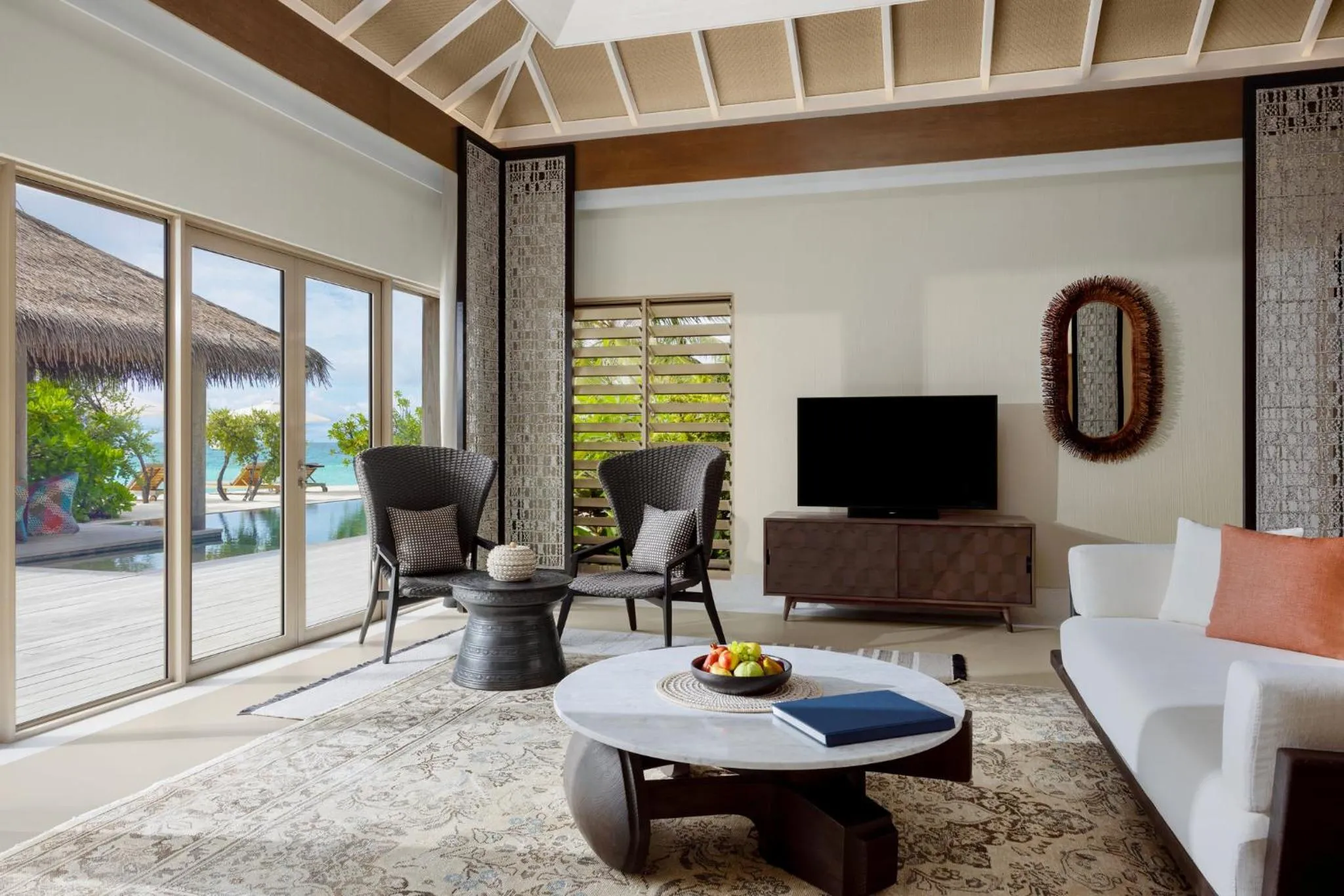 Photo of the whole room in Intercontinental Maldives Maamunagau Resort with Club benefits by IHG