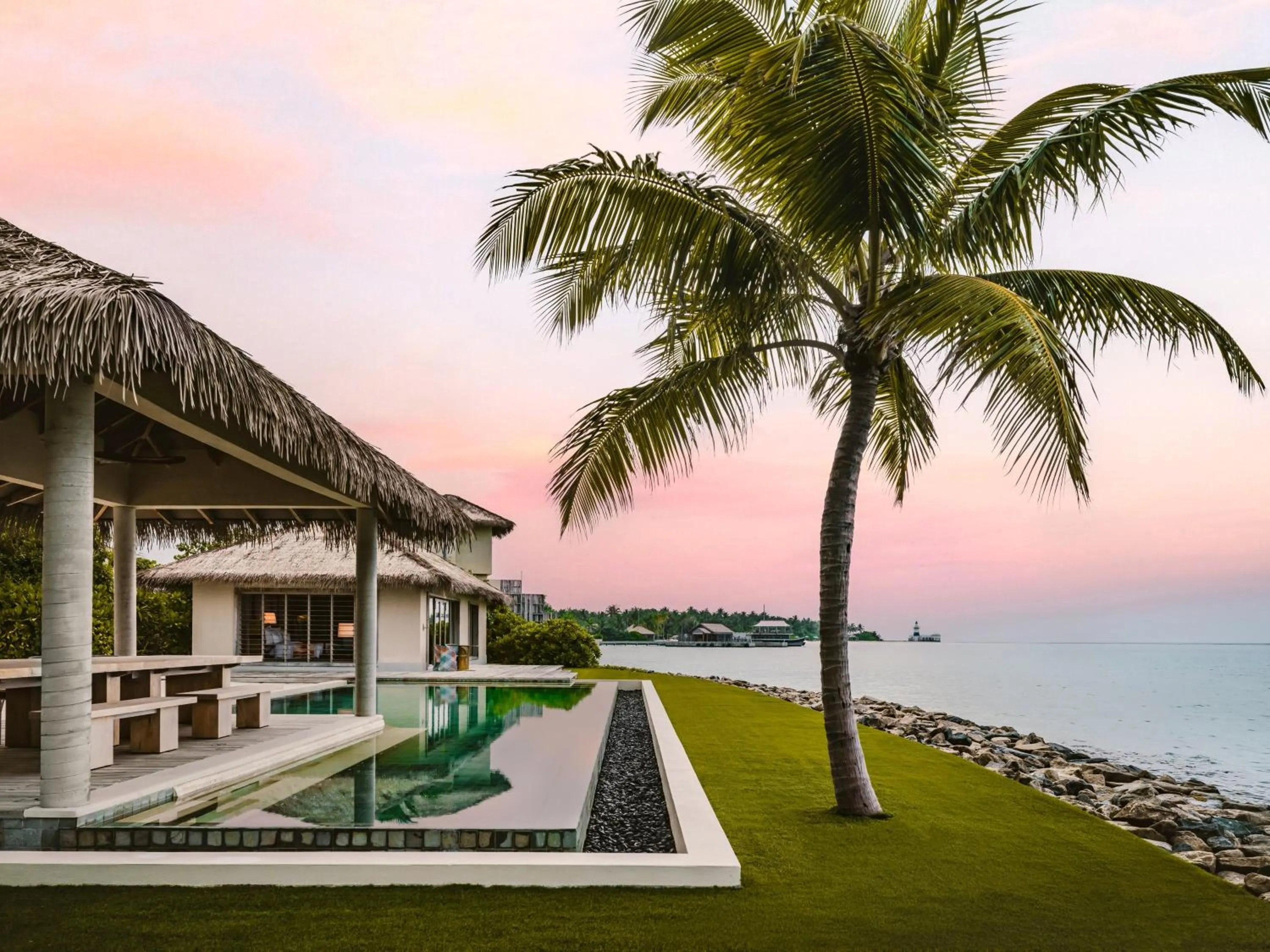 Photo of the whole room in Intercontinental Maldives Maamunagau Resort with Club benefits by IHG