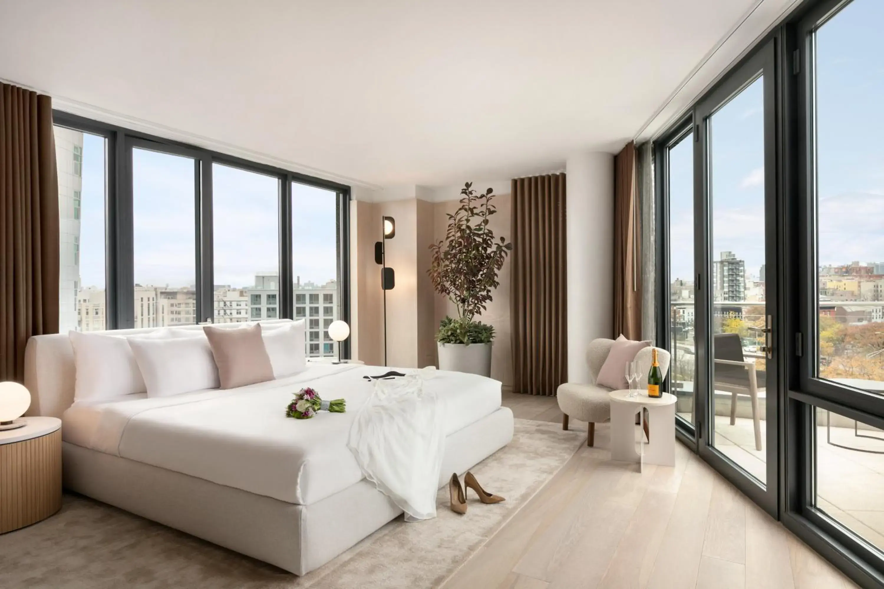 Bedroom, Bed in Hotel Indigo - Williamsburg - Brooklyn by IHG Bedroom, Bed in Hotel Indigo - Williamsburg - Brooklyn by IHG