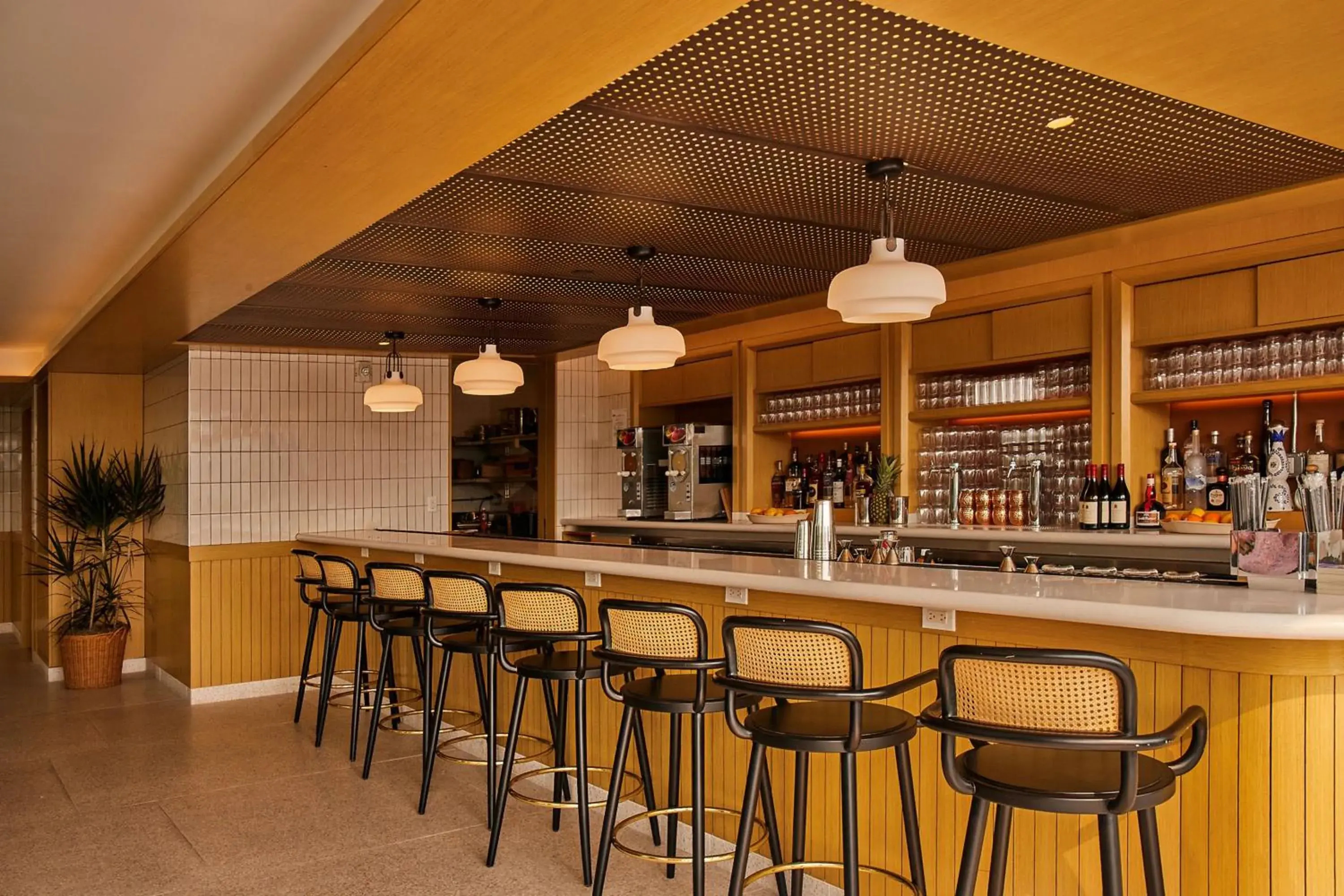 Lounge or bar in Hotel Indigo - Williamsburg - Brooklyn by IHG Lounge or bar in Hotel Indigo - Williamsburg - Brooklyn by IHG