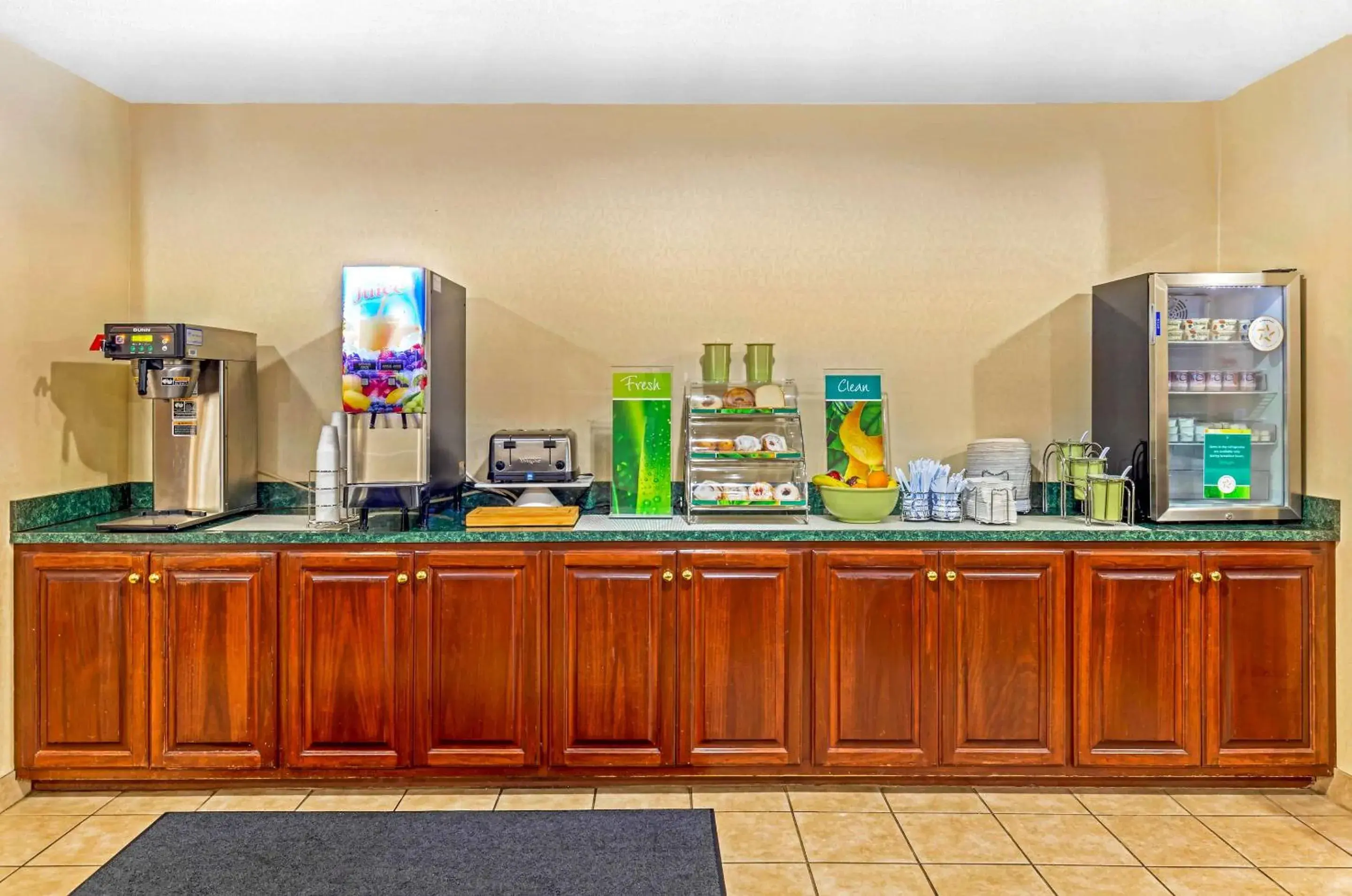 Breakfast in Quality Inn High Point - Archdale Breakfast in Quality Inn High Point - Archdale