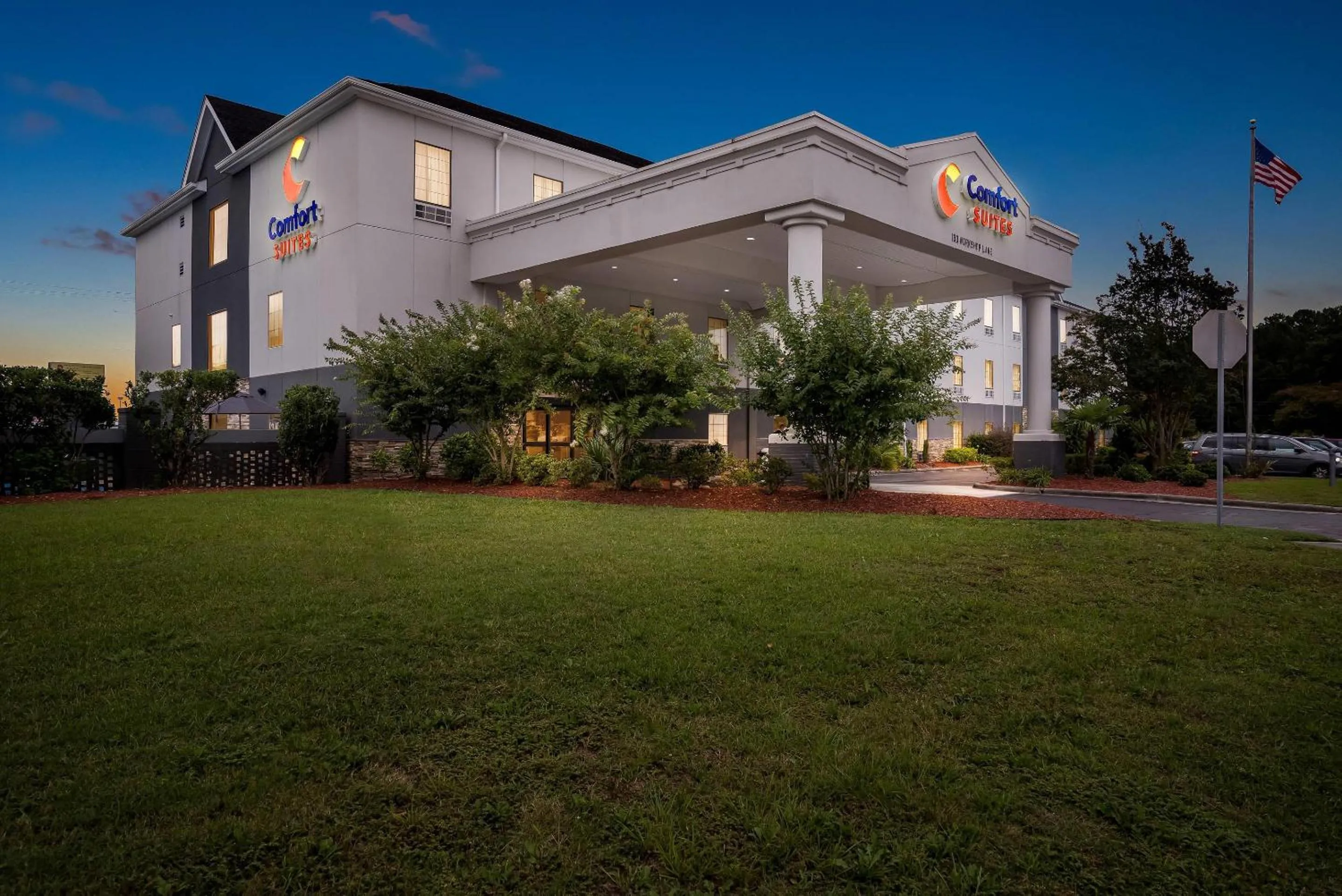 Property building in Comfort Suites near Camp Lejeune