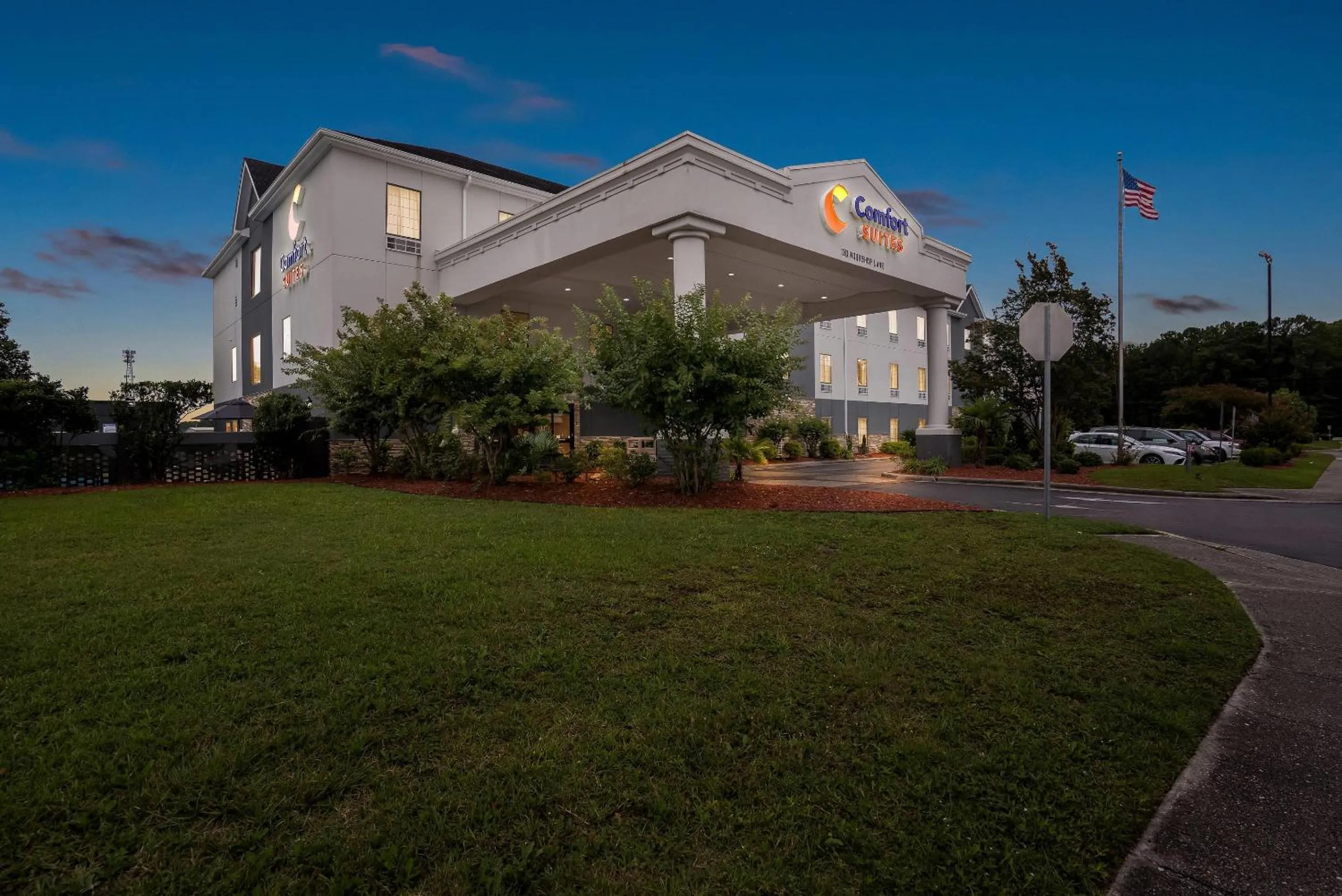 Property building in Comfort Suites near Camp Lejeune