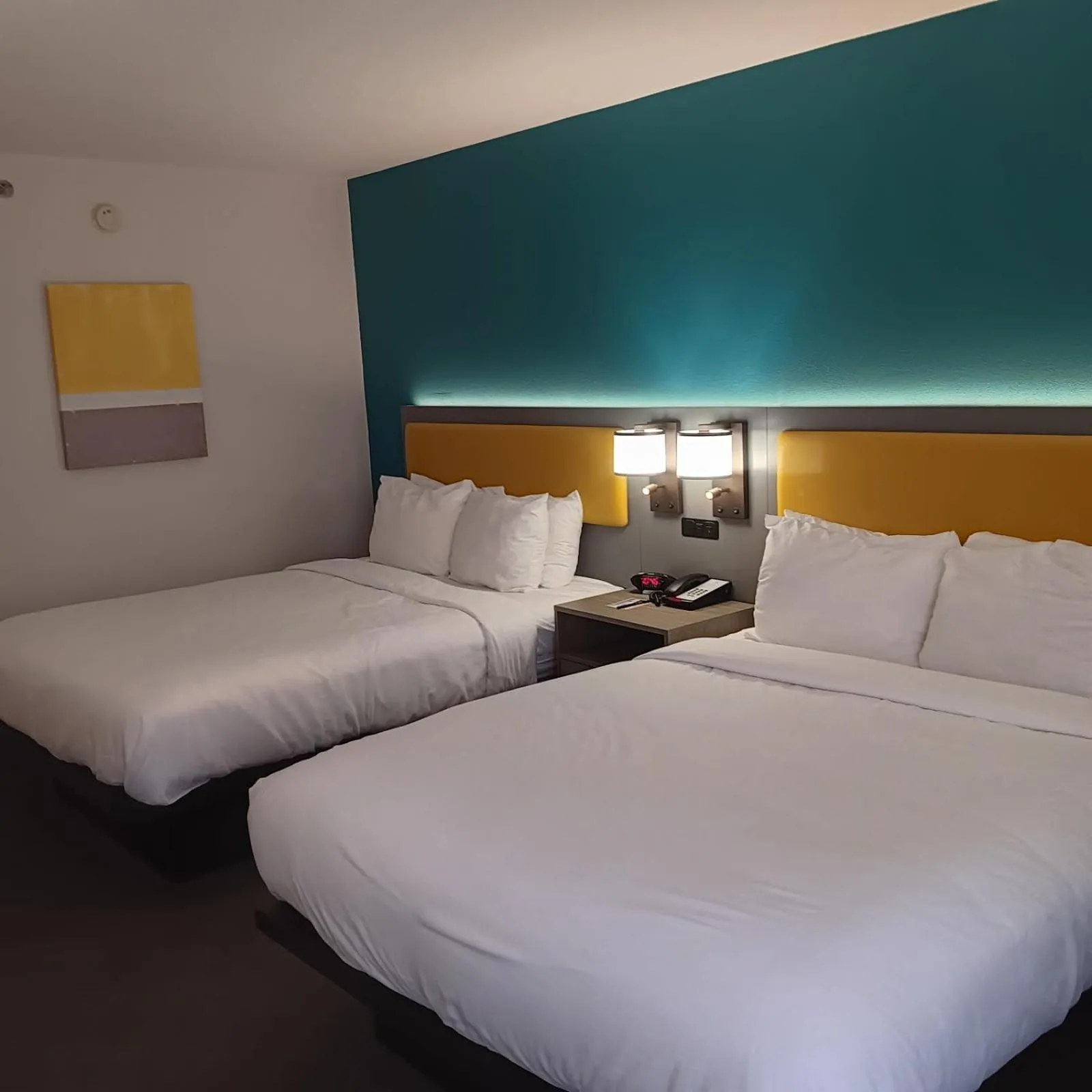 Bedroom, Bed in Comfort Inn North of Asheville