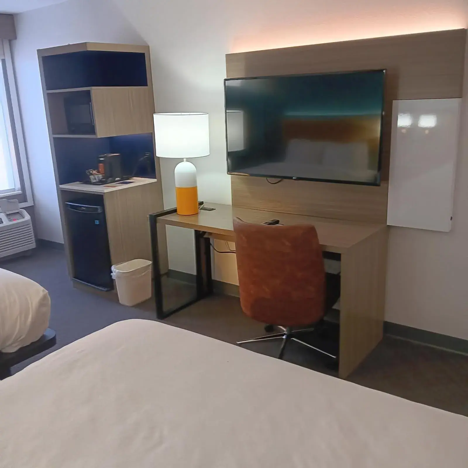 Bedroom, Bed in Comfort Inn North of Asheville Bedroom, Bed in Comfort Inn North of Asheville