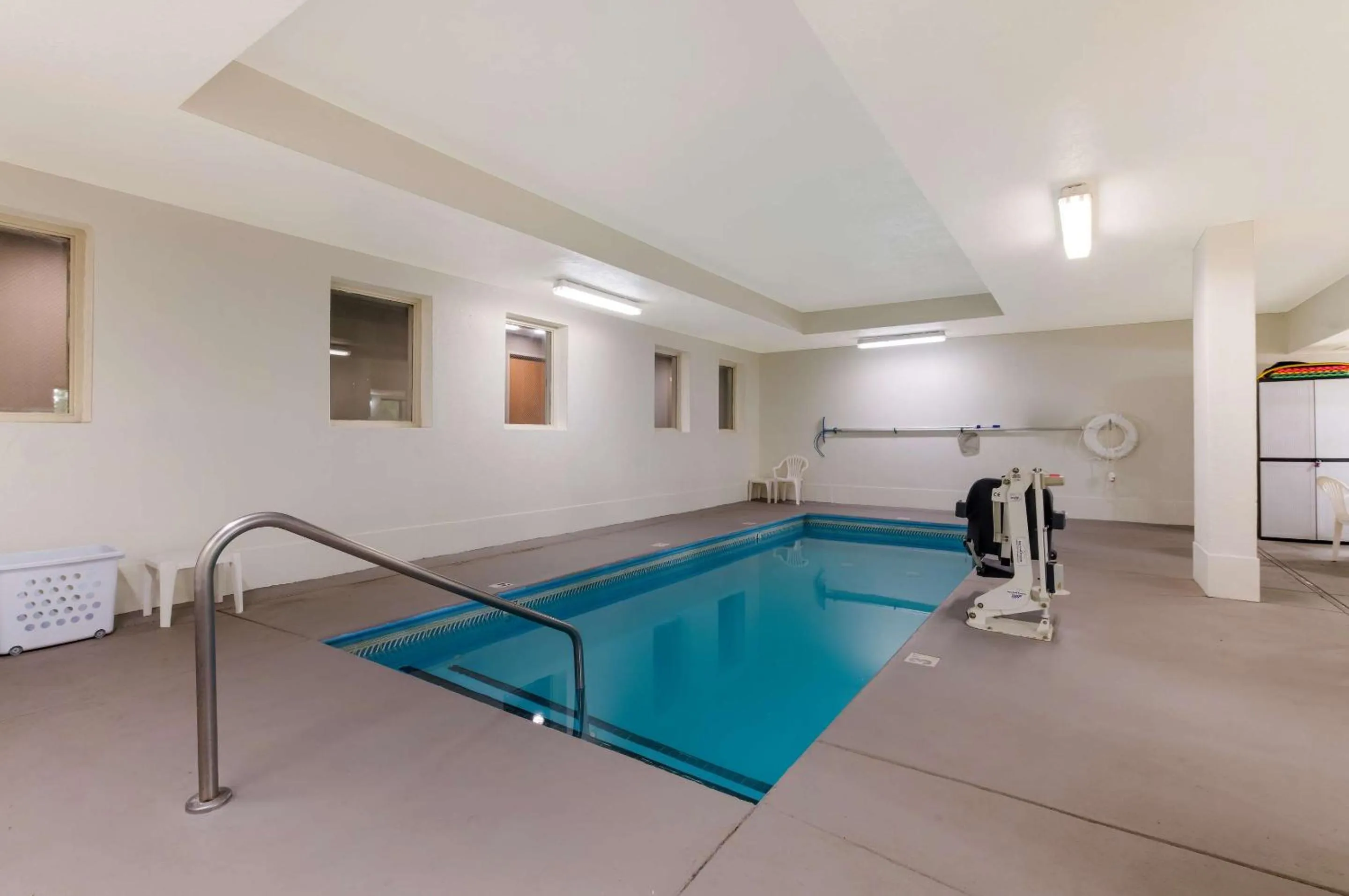 Swimming pool in Sleep Inn Northlake