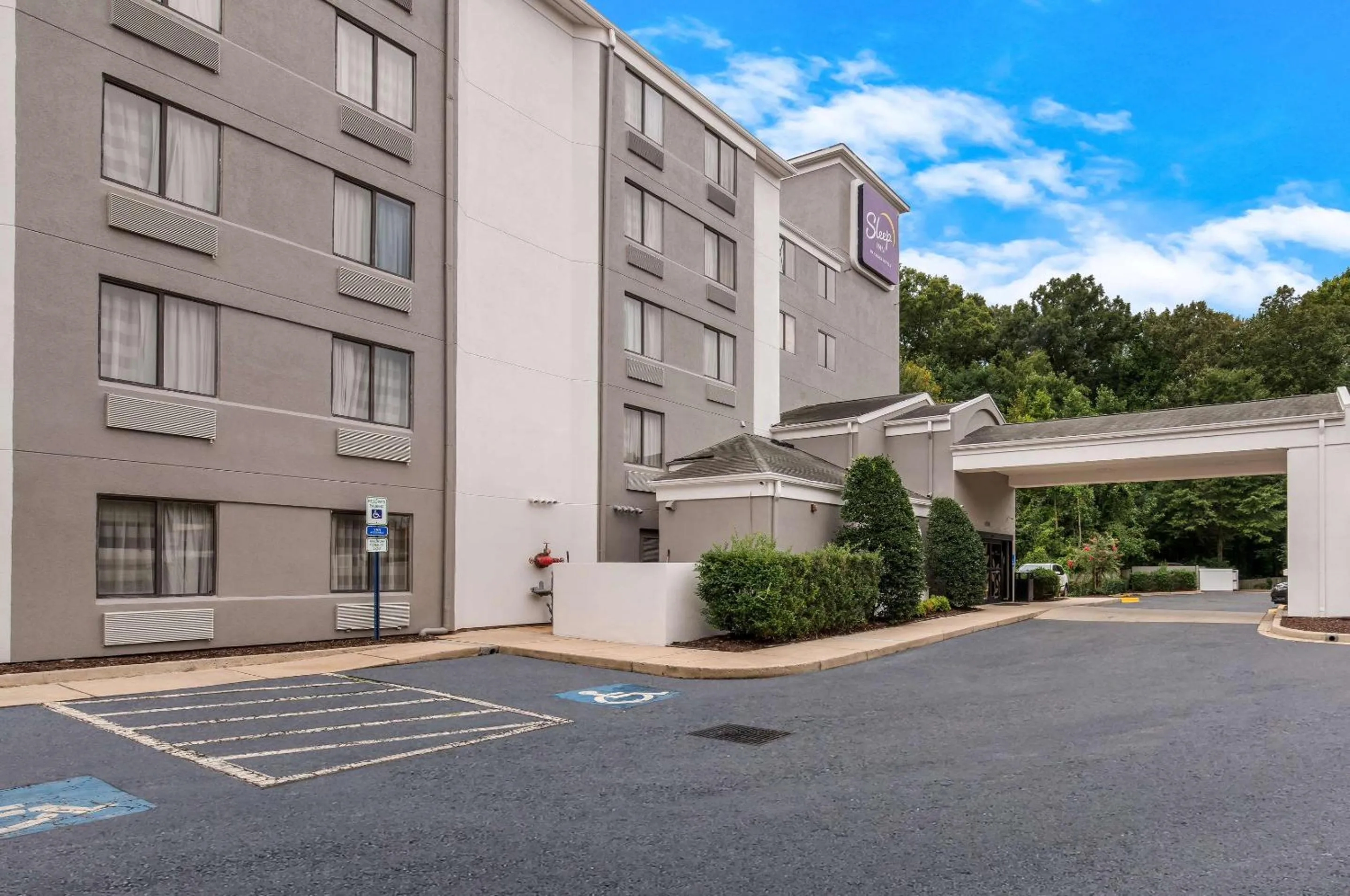 Property building in Sleep Inn Northlake