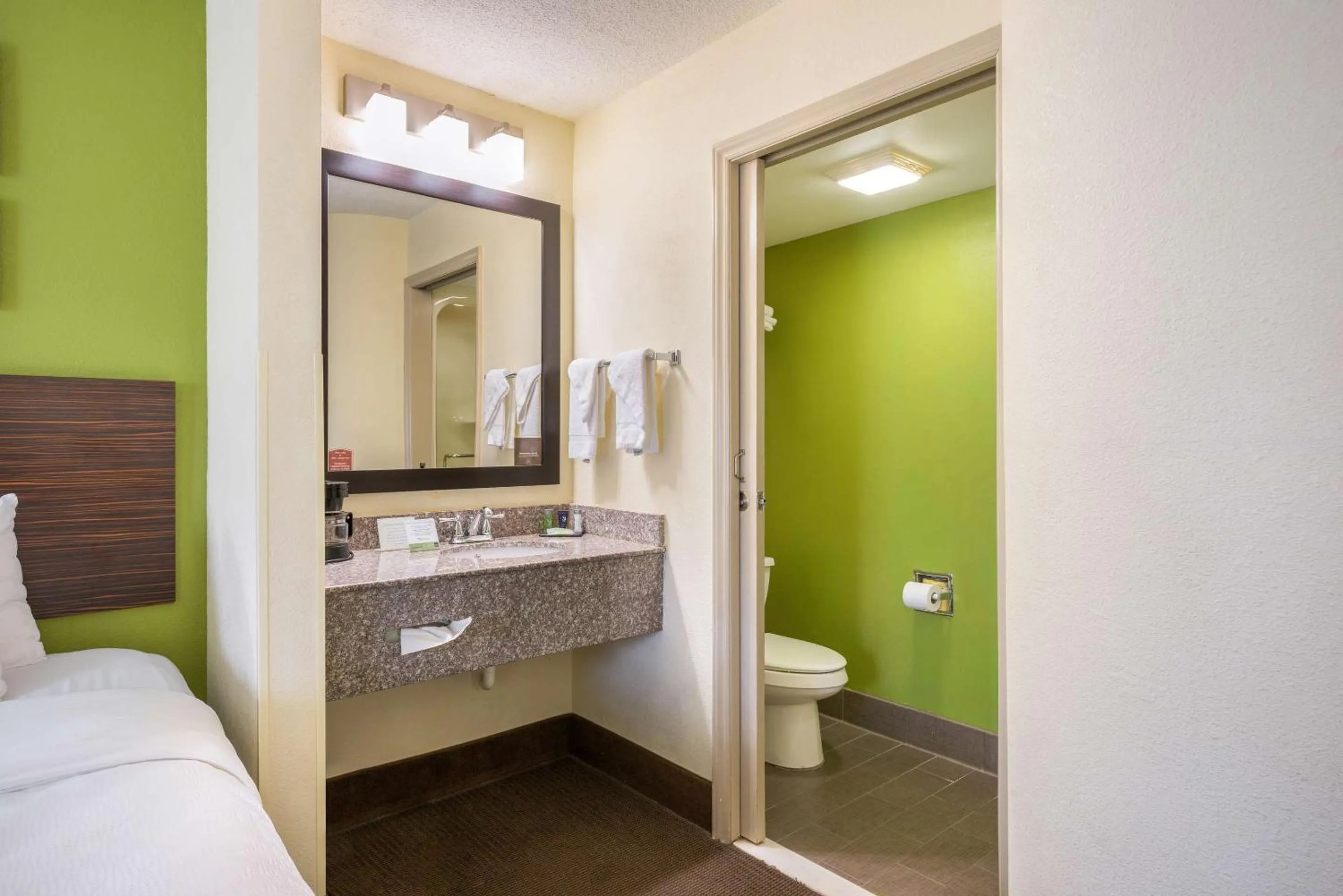 Bedroom, Bed in Sleep Inn Statesville I-40