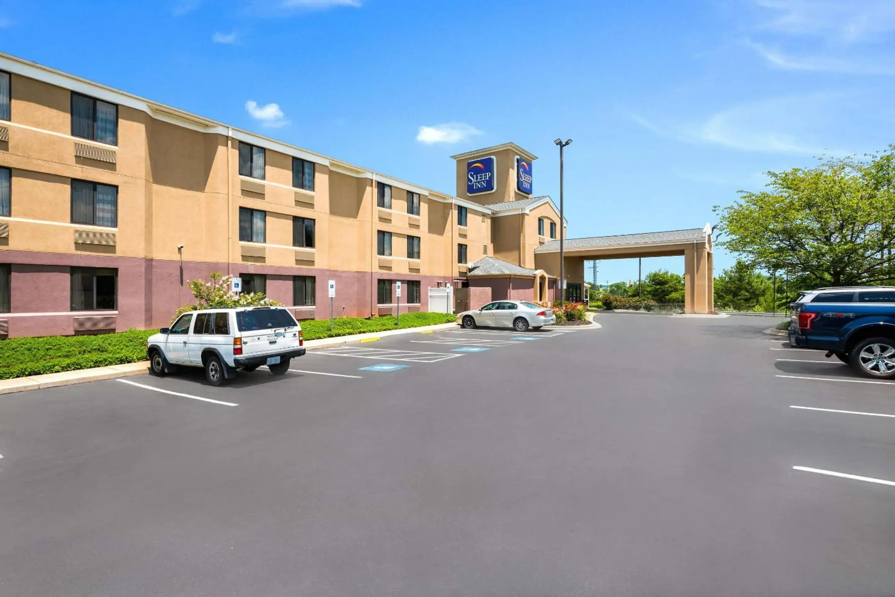 Property building in Sleep Inn Statesville I-40 Property building in Sleep Inn Statesville I-40