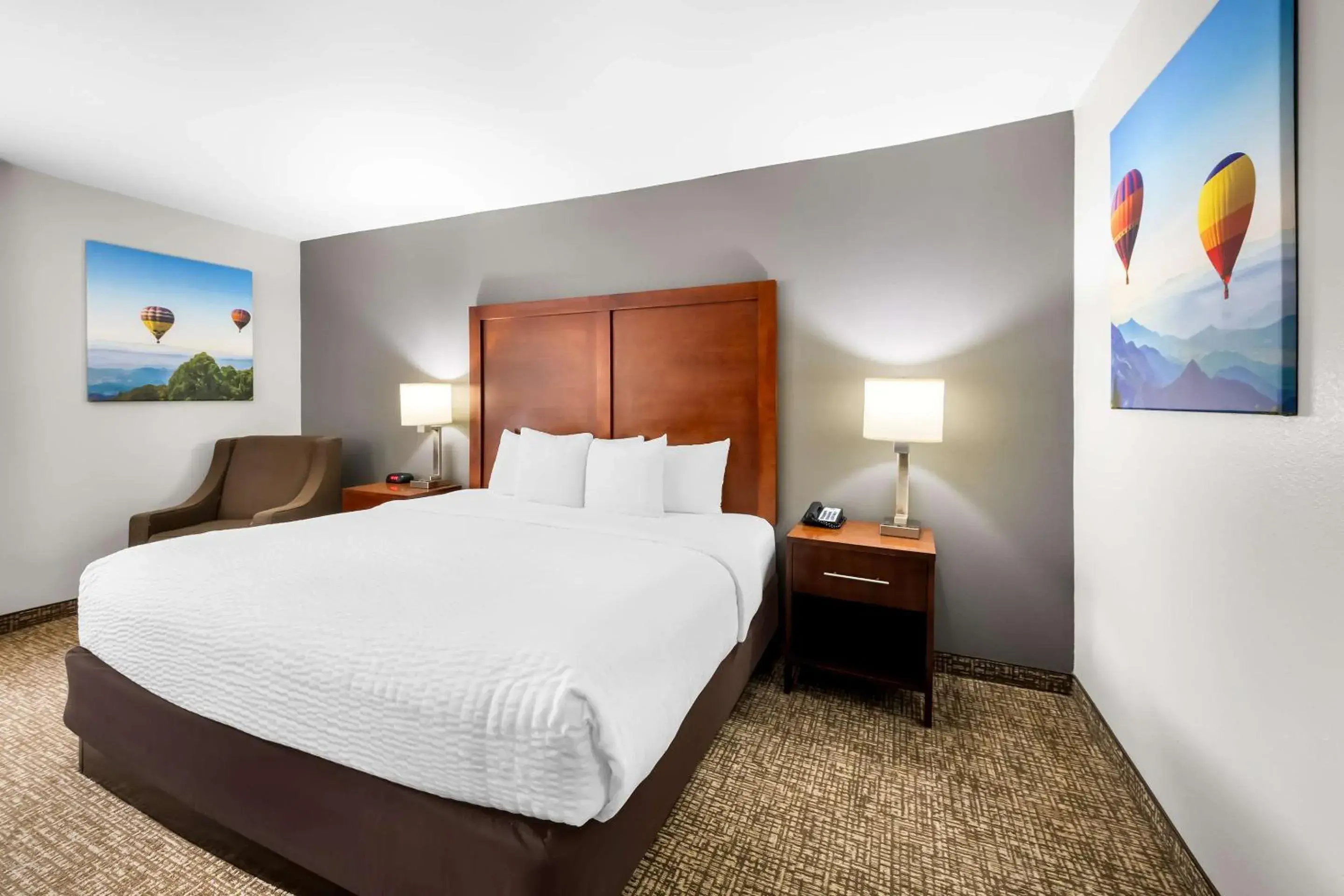 Bedroom, Bed in Comfort Inn Apex - Holly Springs Bedroom, Bed in Comfort Inn Apex - Holly Springs