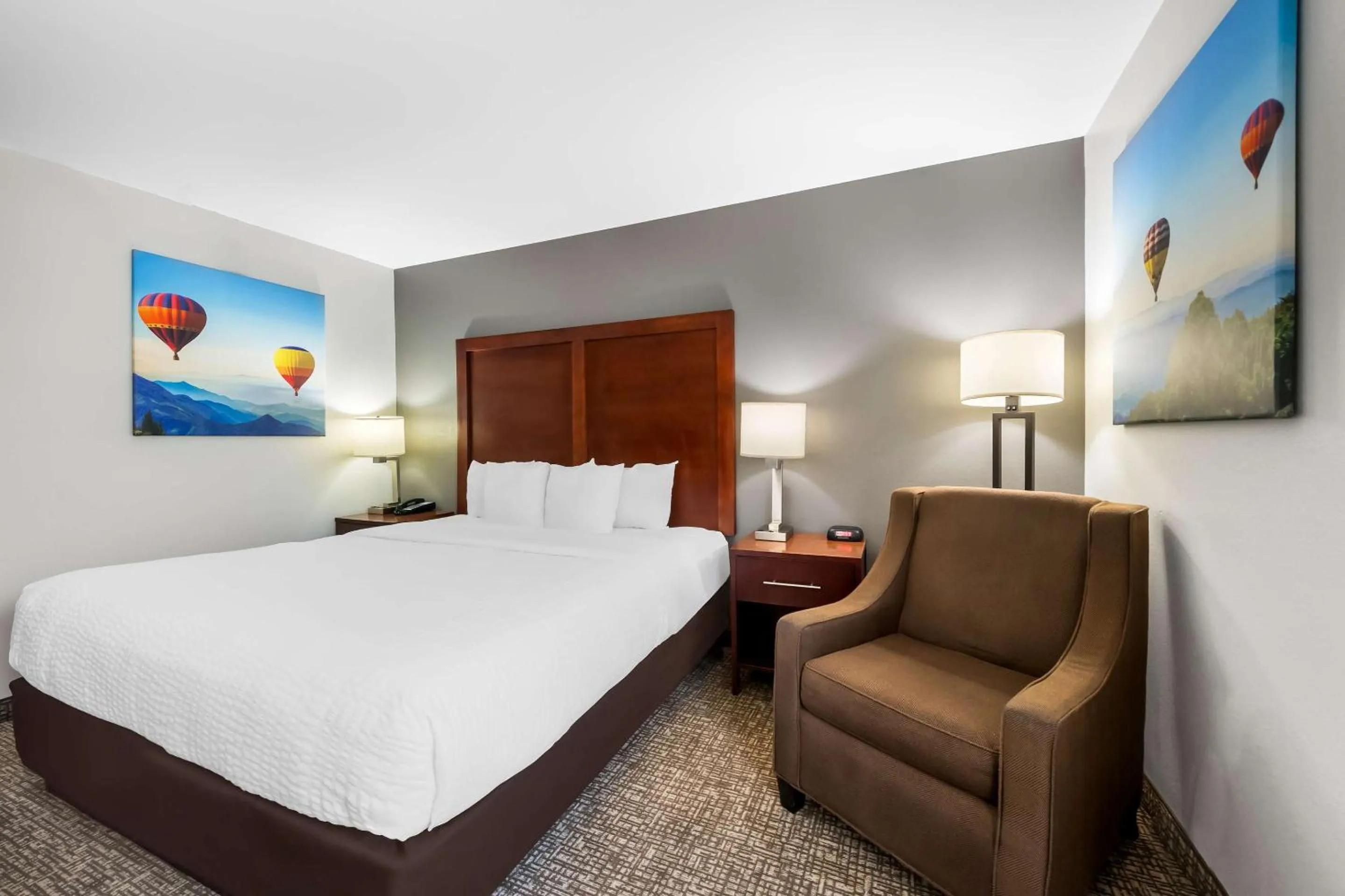 Bedroom, Bed in Comfort Inn Apex - Holly Springs