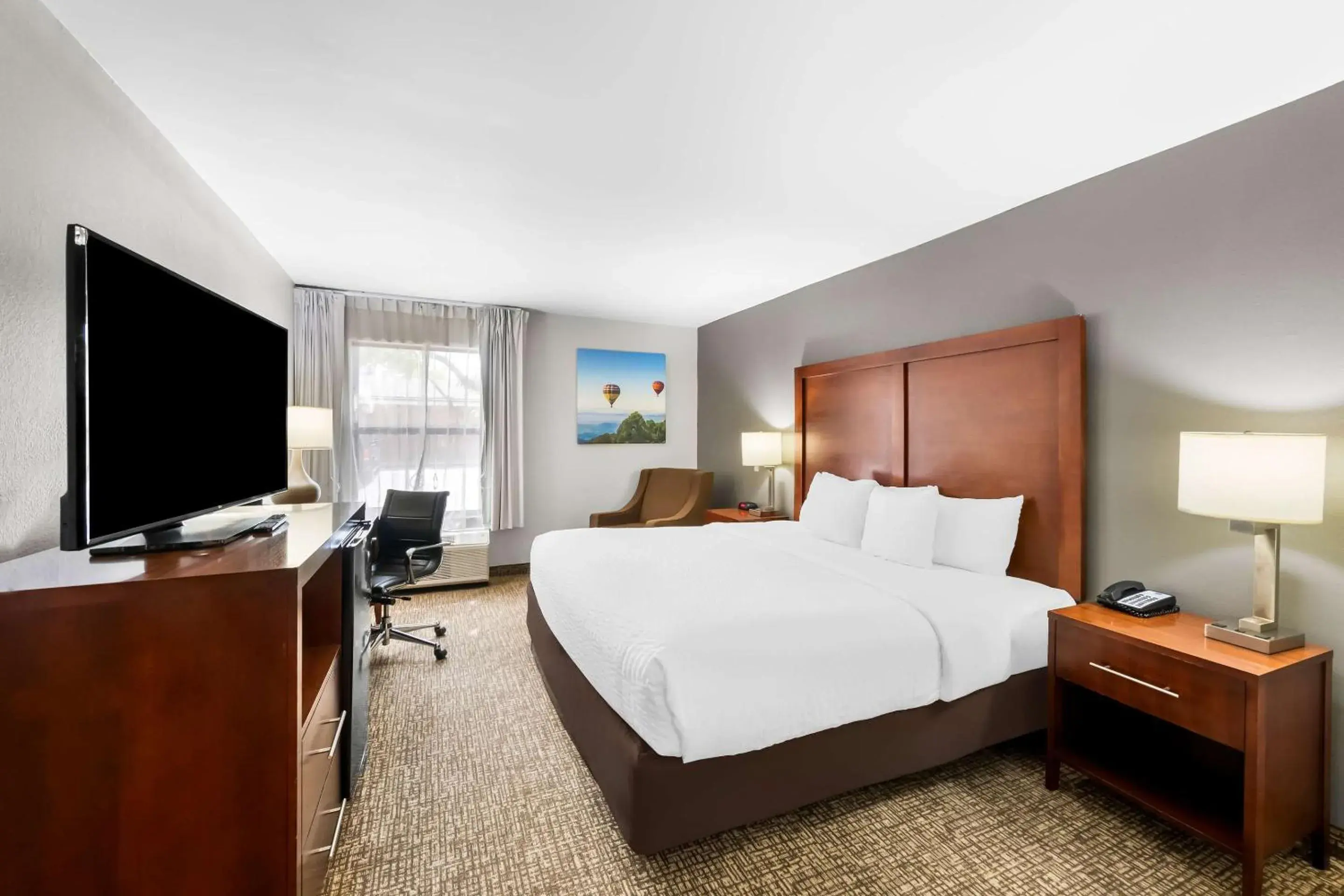 Bedroom, Bed in Comfort Inn Apex - Holly Springs Bedroom, Bed in Comfort Inn Apex - Holly Springs