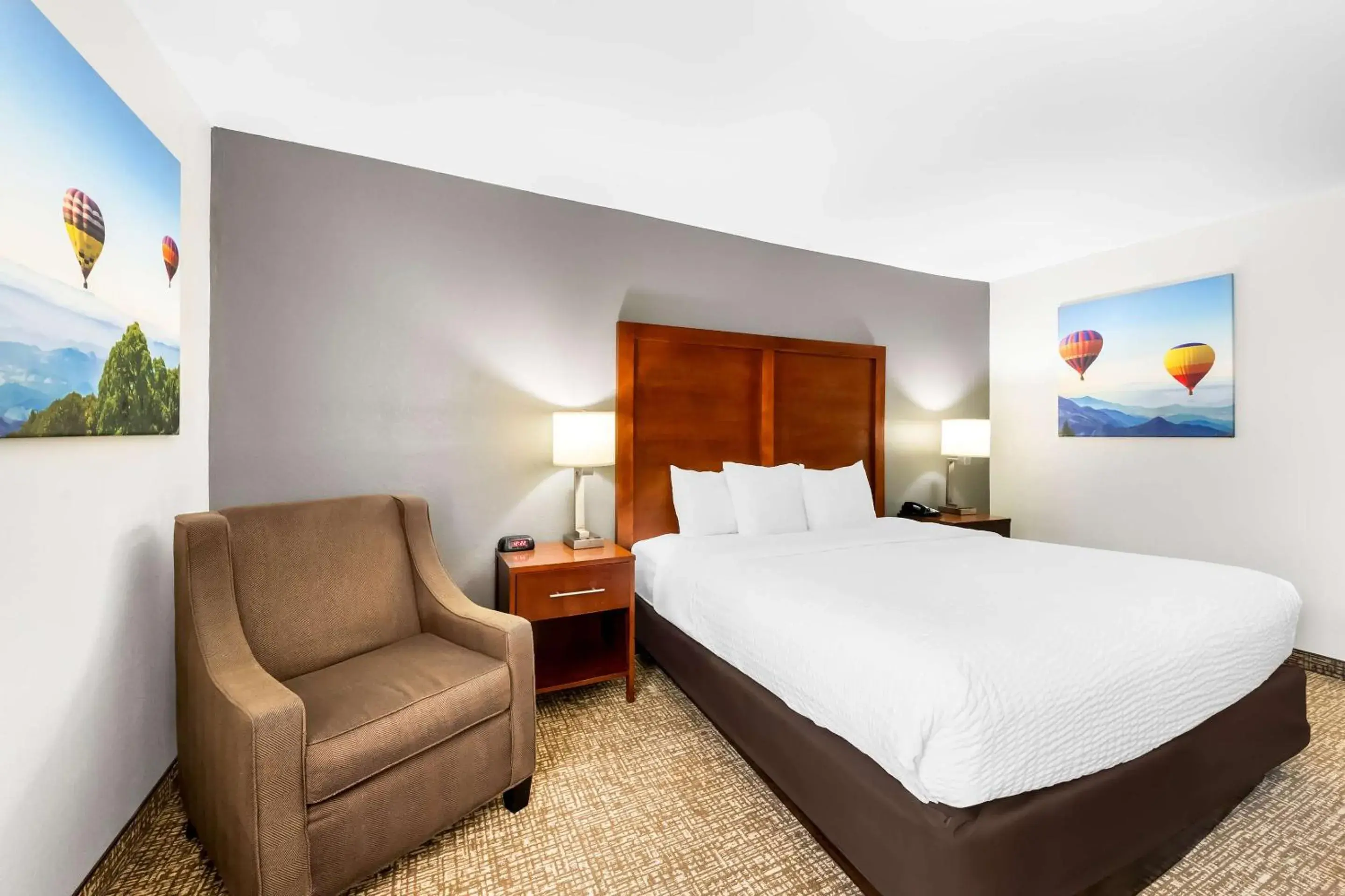 Bedroom, Bed in Comfort Inn Apex - Holly Springs Bedroom, Bed in Comfort Inn Apex - Holly Springs