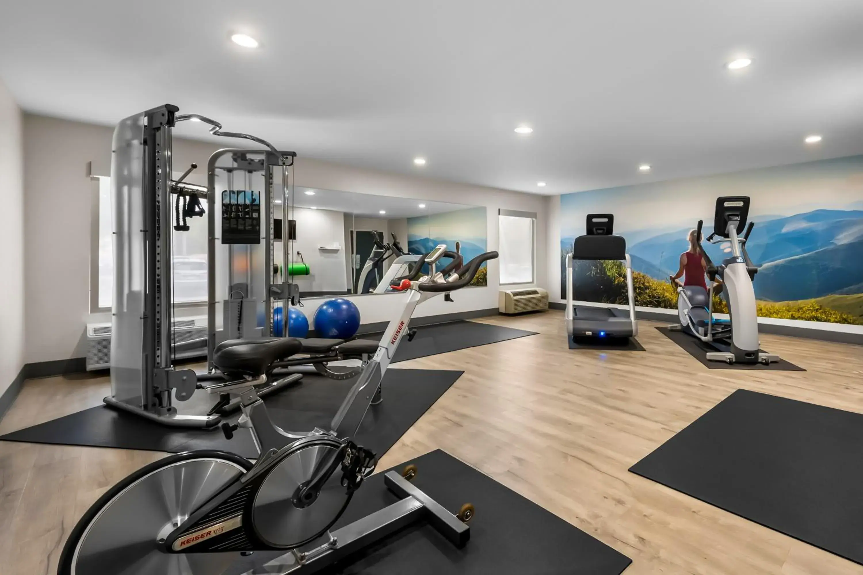 Fitness centre/facilities in Clarion Pointe Apex - Holly Springs Fitness centre/facilities in Clarion Pointe Apex - Holly Springs