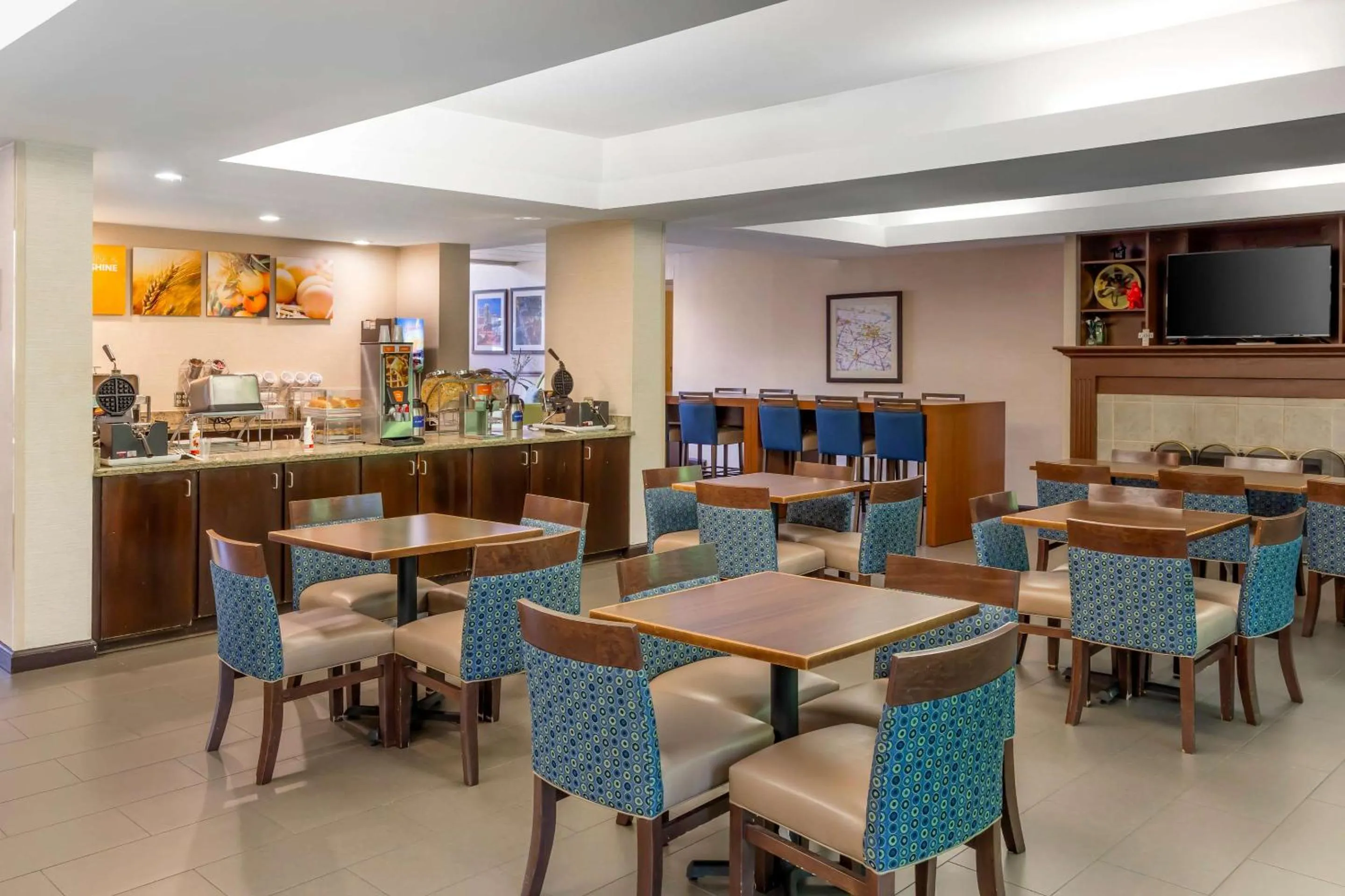 Breakfast in Comfort Suites Regency Park