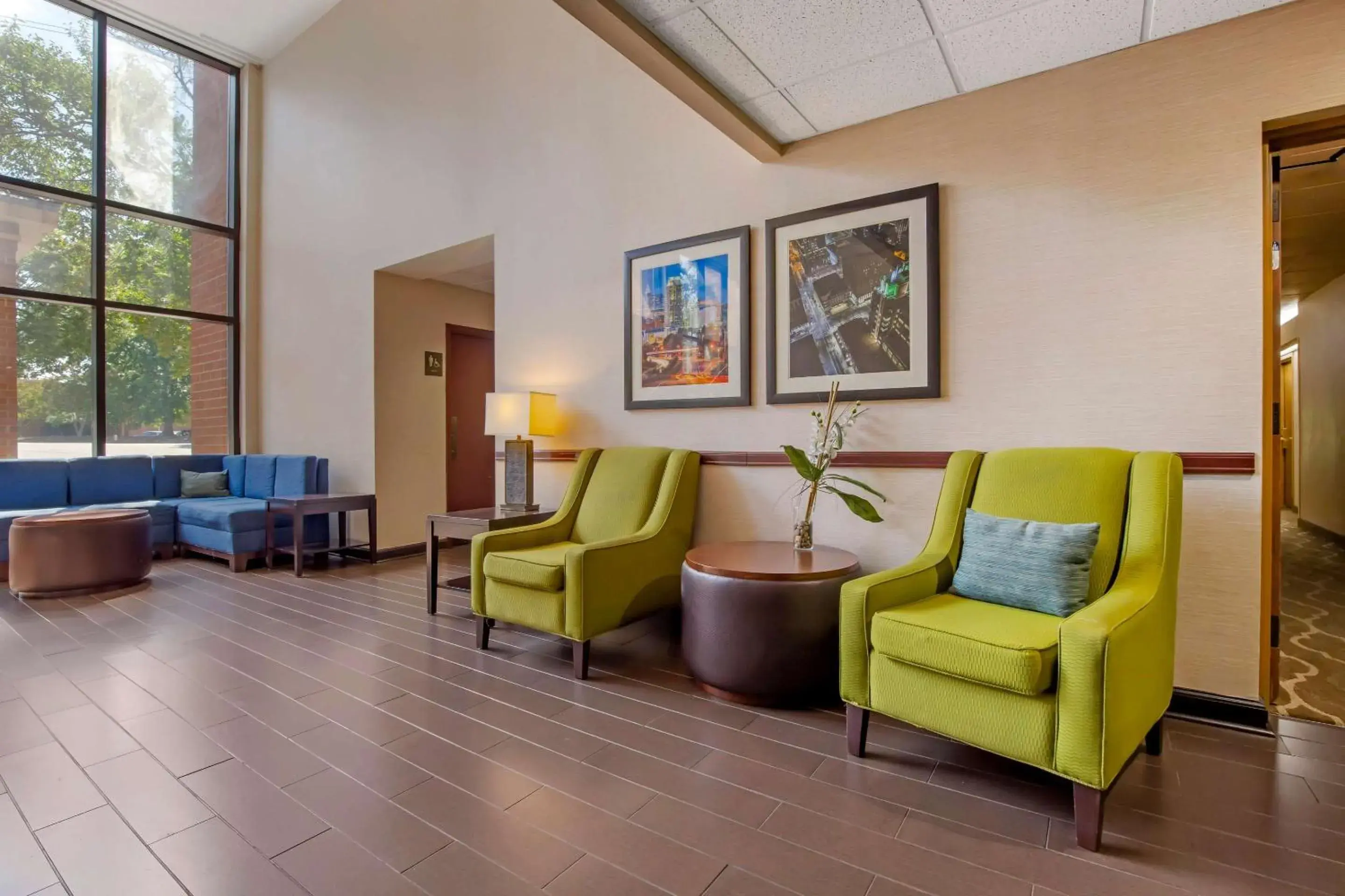 Lobby or reception in Comfort Suites Regency Park Lobby or reception in Comfort Suites Regency Park