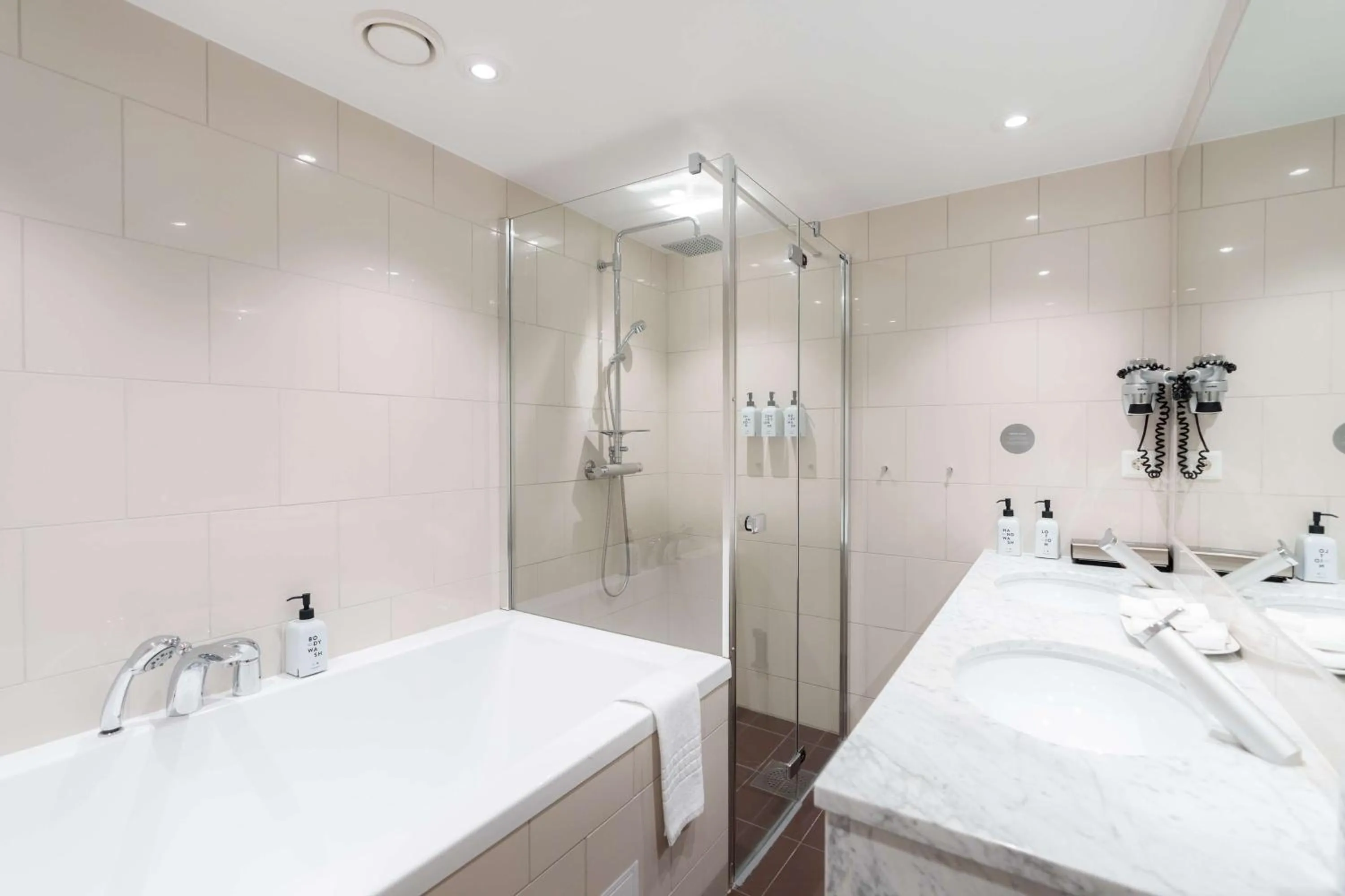 Bathroom in Scandic Nidelven