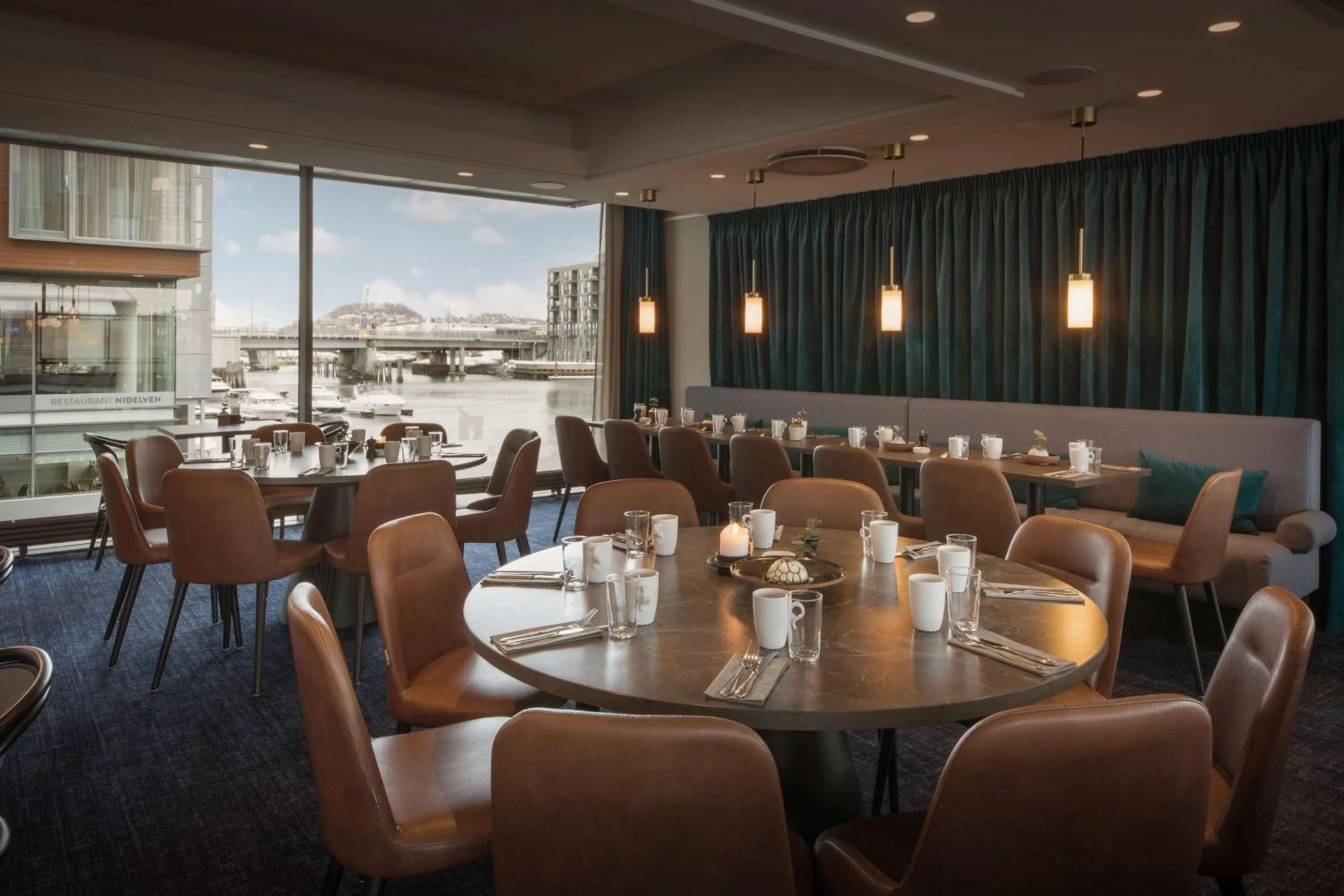 Restaurant/places to eat in Scandic Nidelven