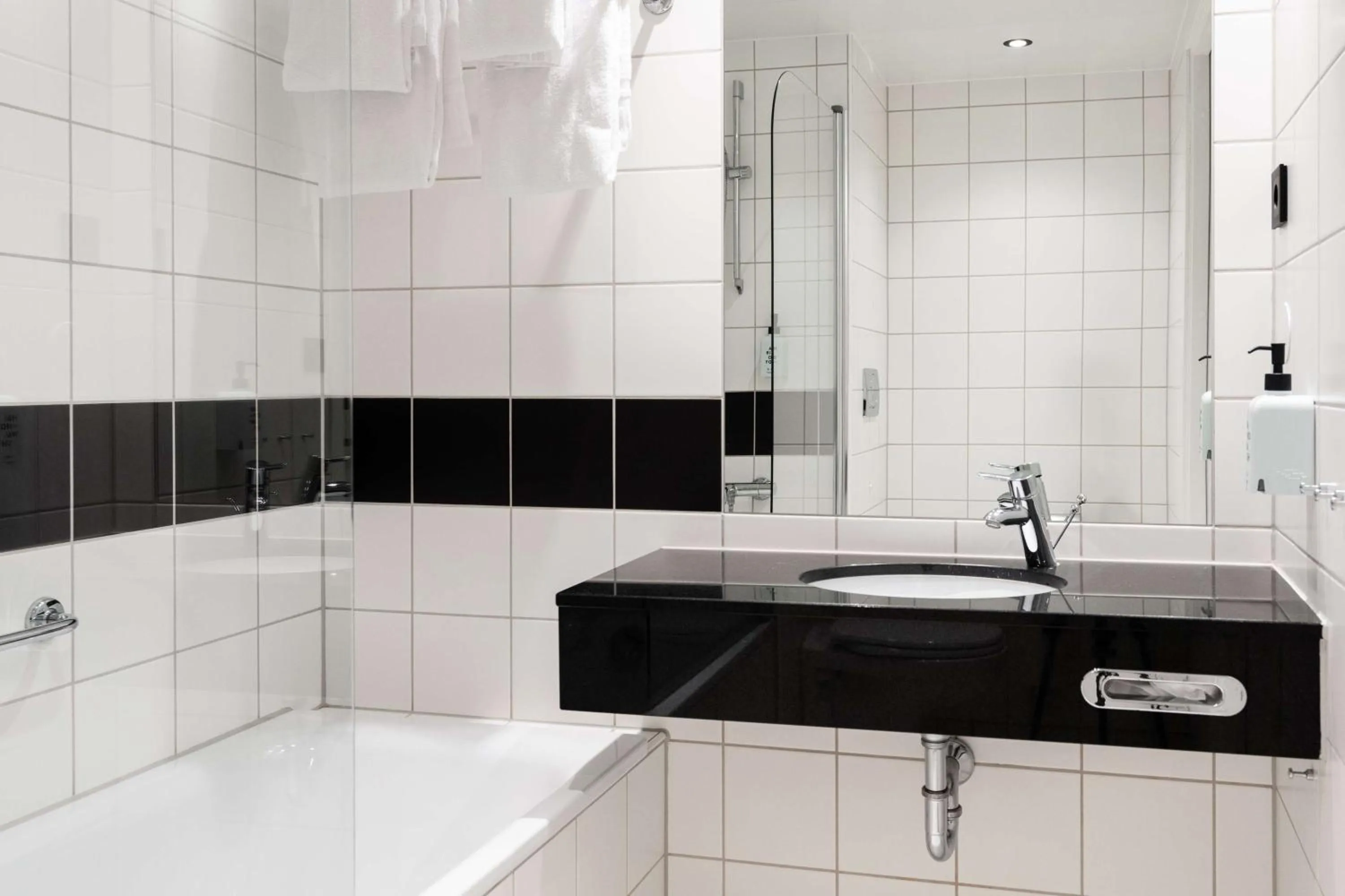 Bathroom in Scandic Nidelven