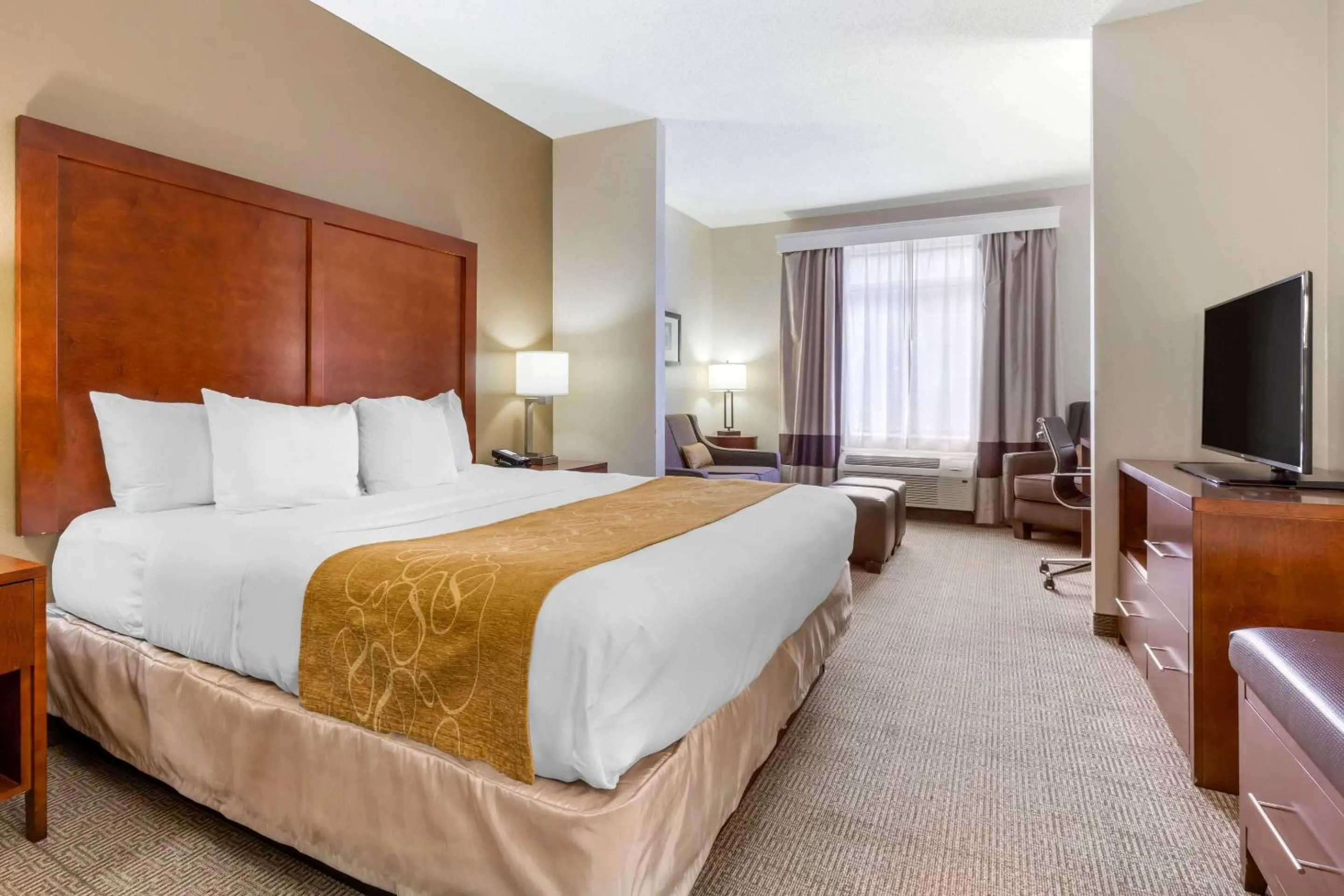 Bedroom, Bed in Comfort Suites Boone - University Area