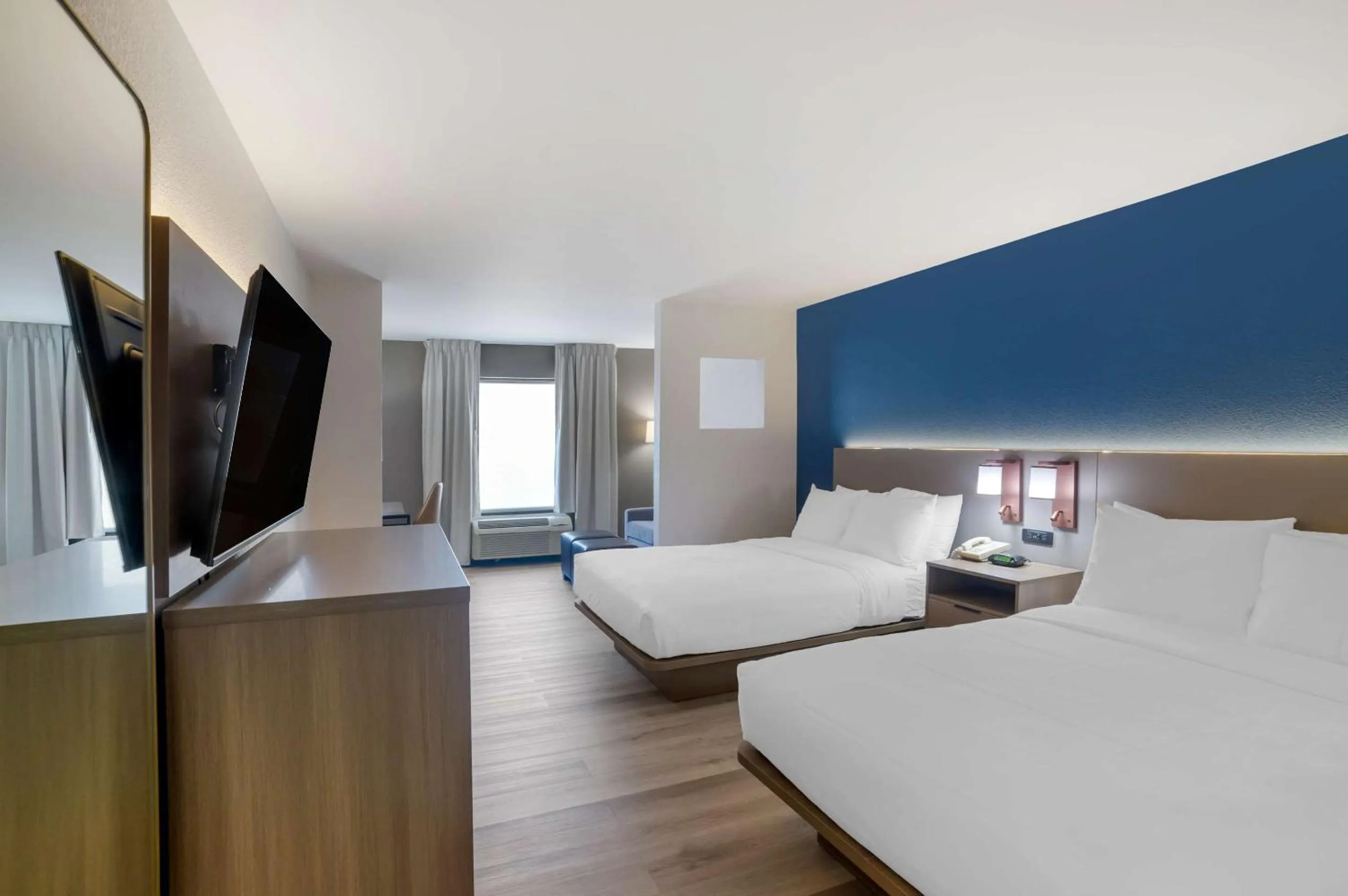 Bedroom, Bed in Comfort Inn Asheville Airport