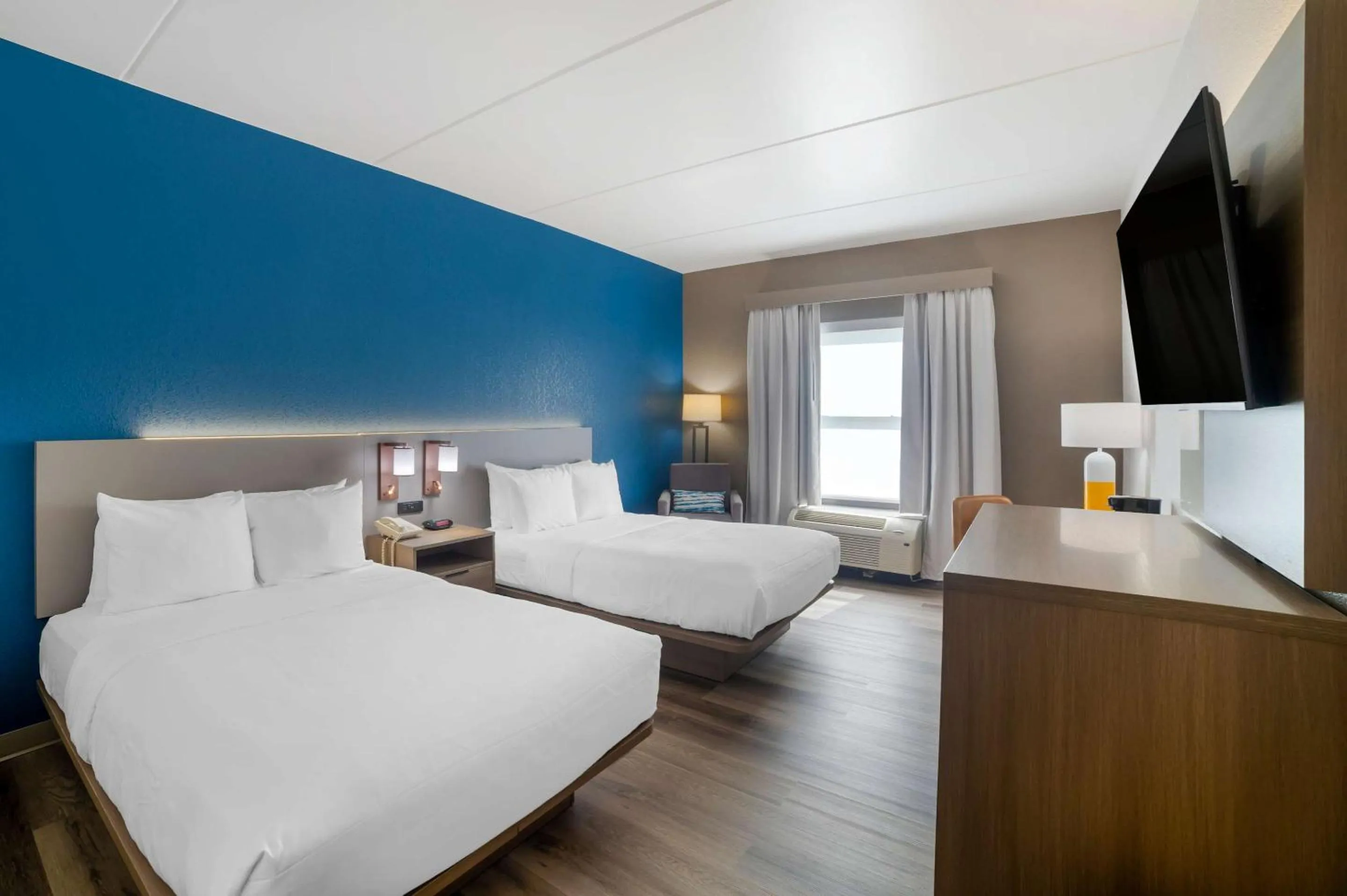 Bedroom, Bed in Comfort Inn Asheville Airport