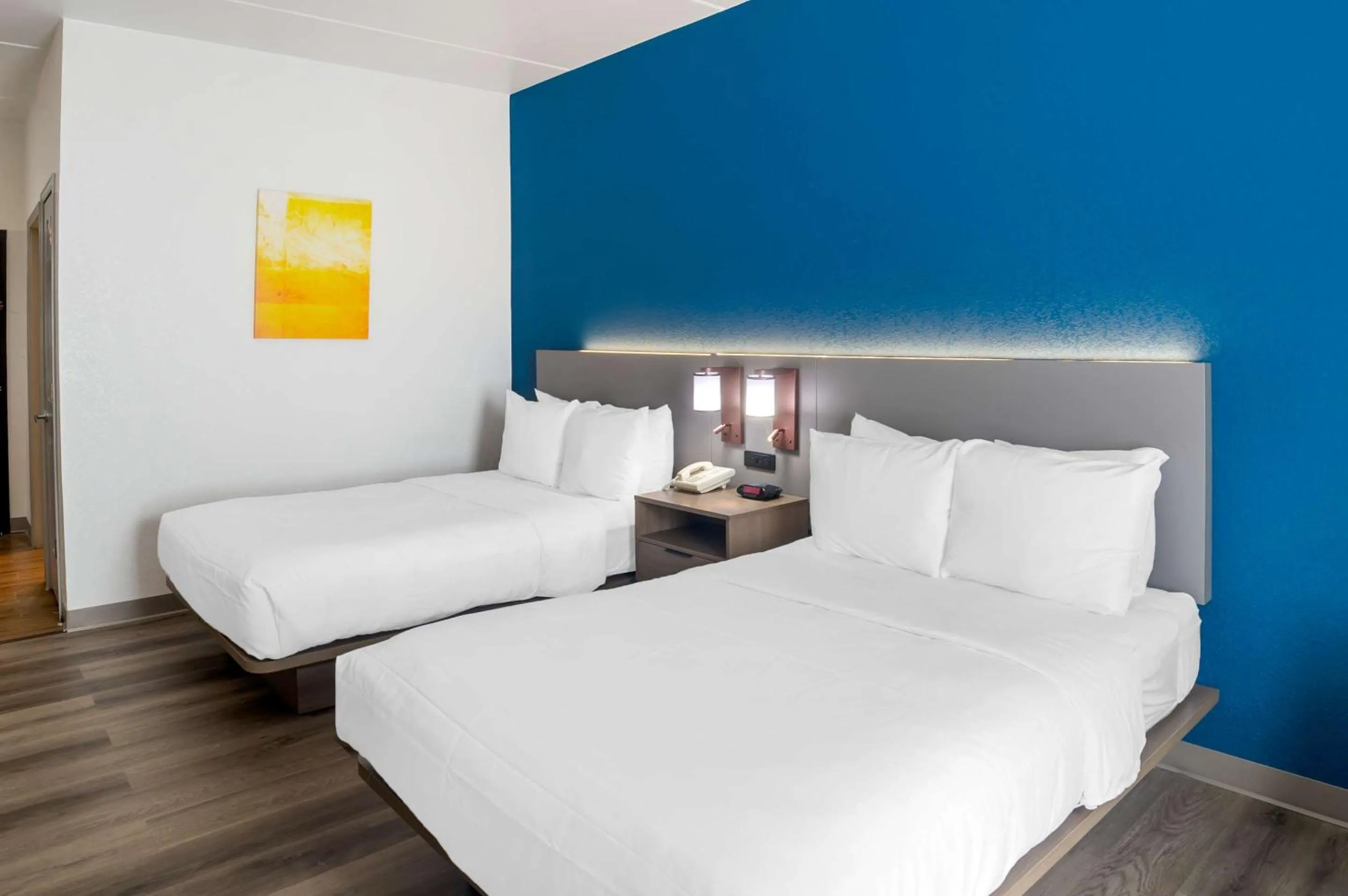 Bedroom, Bed in Comfort Inn Asheville Airport