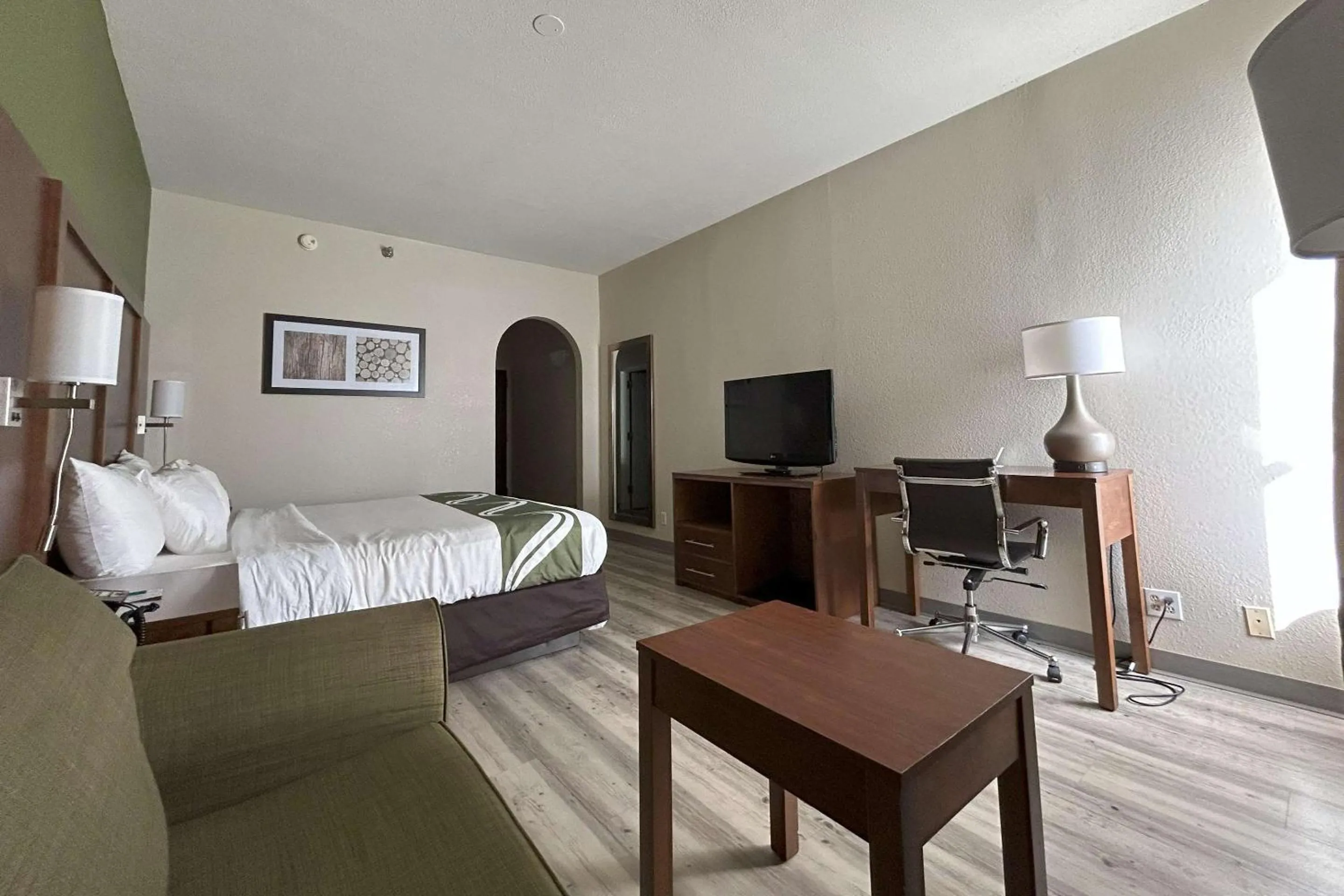Bedroom, Bed in Quality Inn & Suites Tarboro - Kingsboro