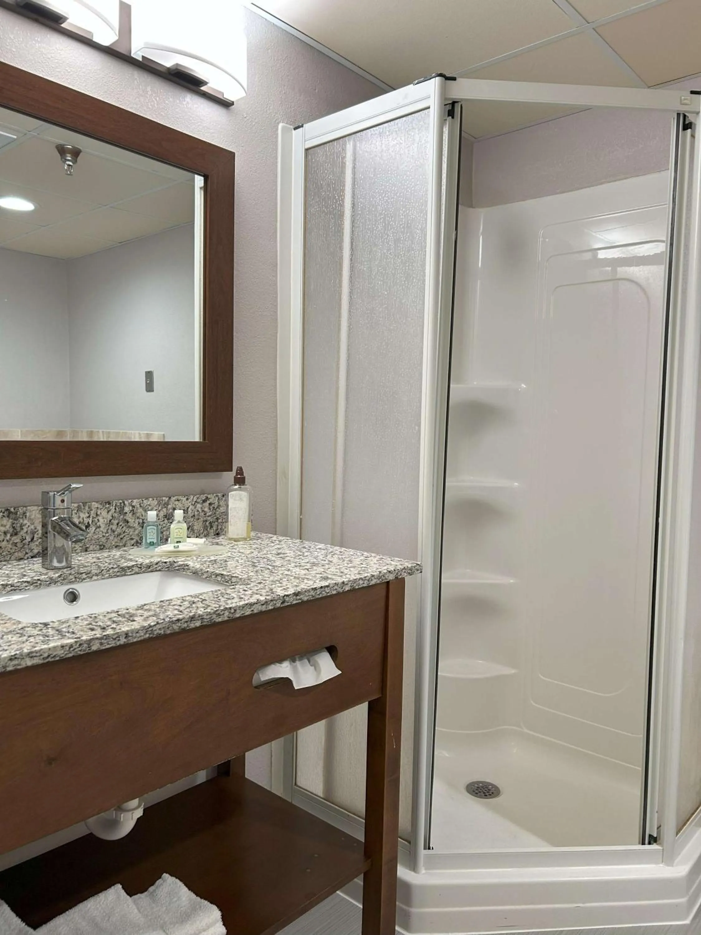 Bedroom in Quality Inn & Suites Tarboro - Kingsboro
