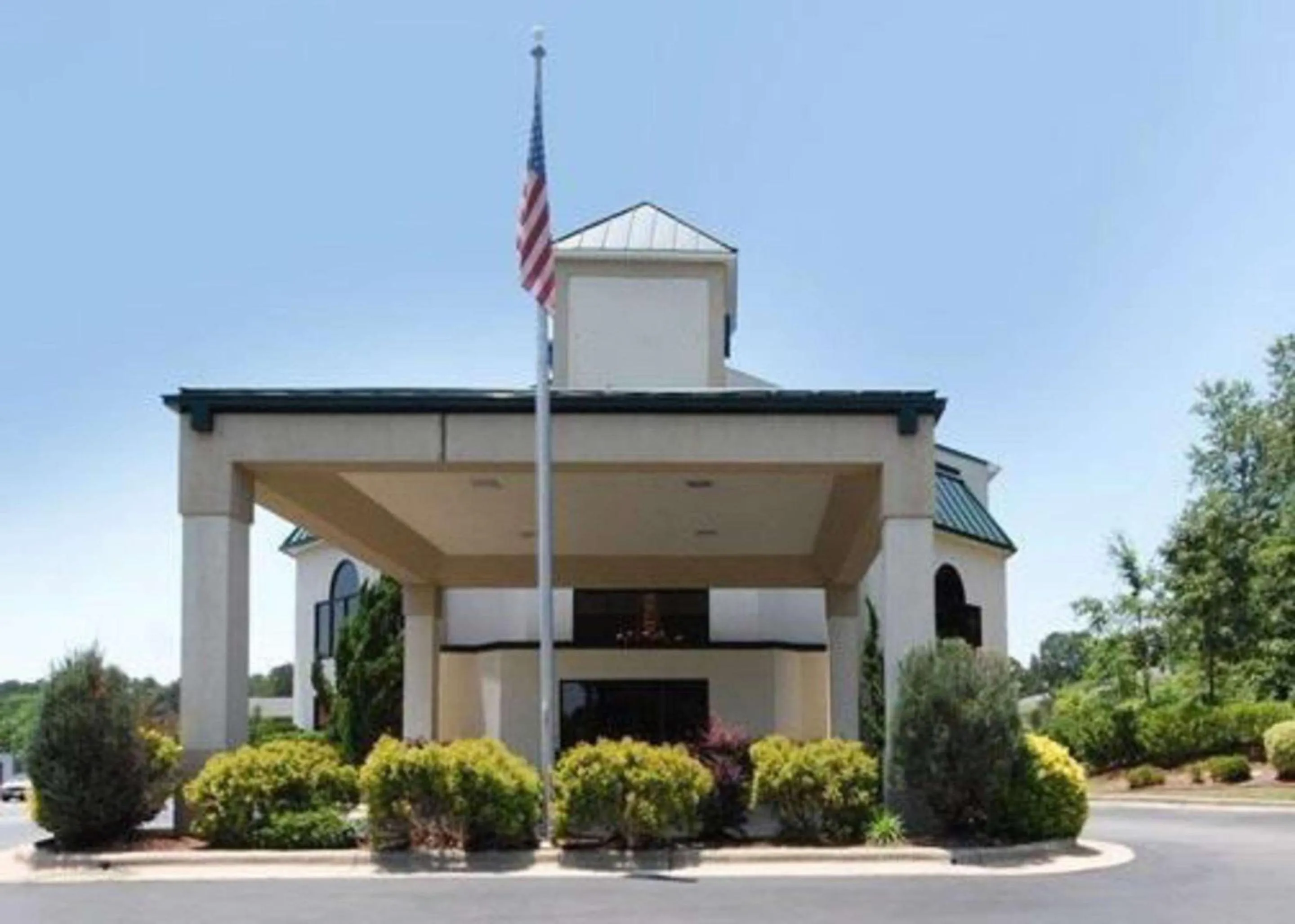 Property building in Quality Inn & Suites Tarboro - Kingsboro