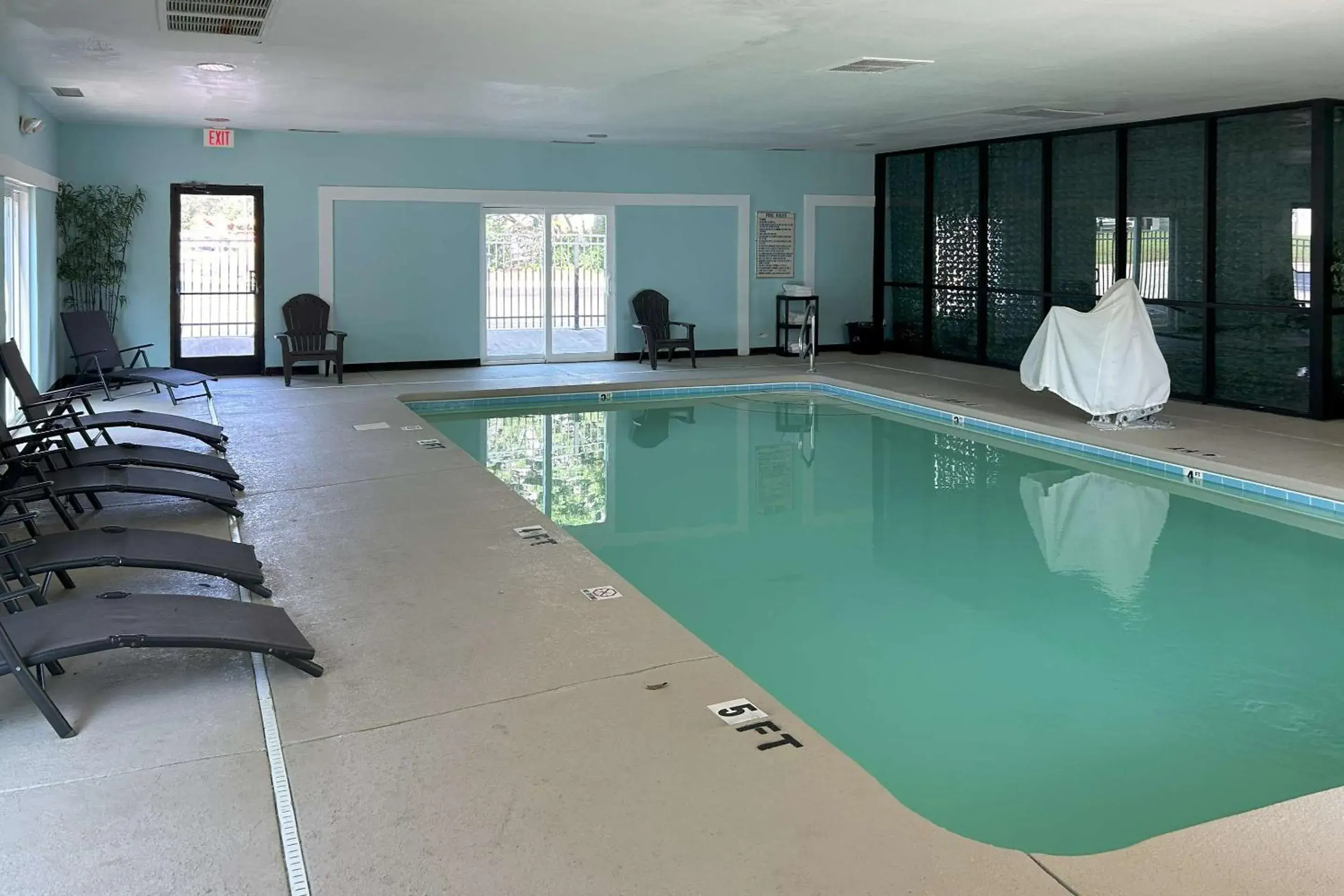 Swimming pool in Sleep Inn Wilson near I-95 Swimming pool in Sleep Inn Wilson near I-95