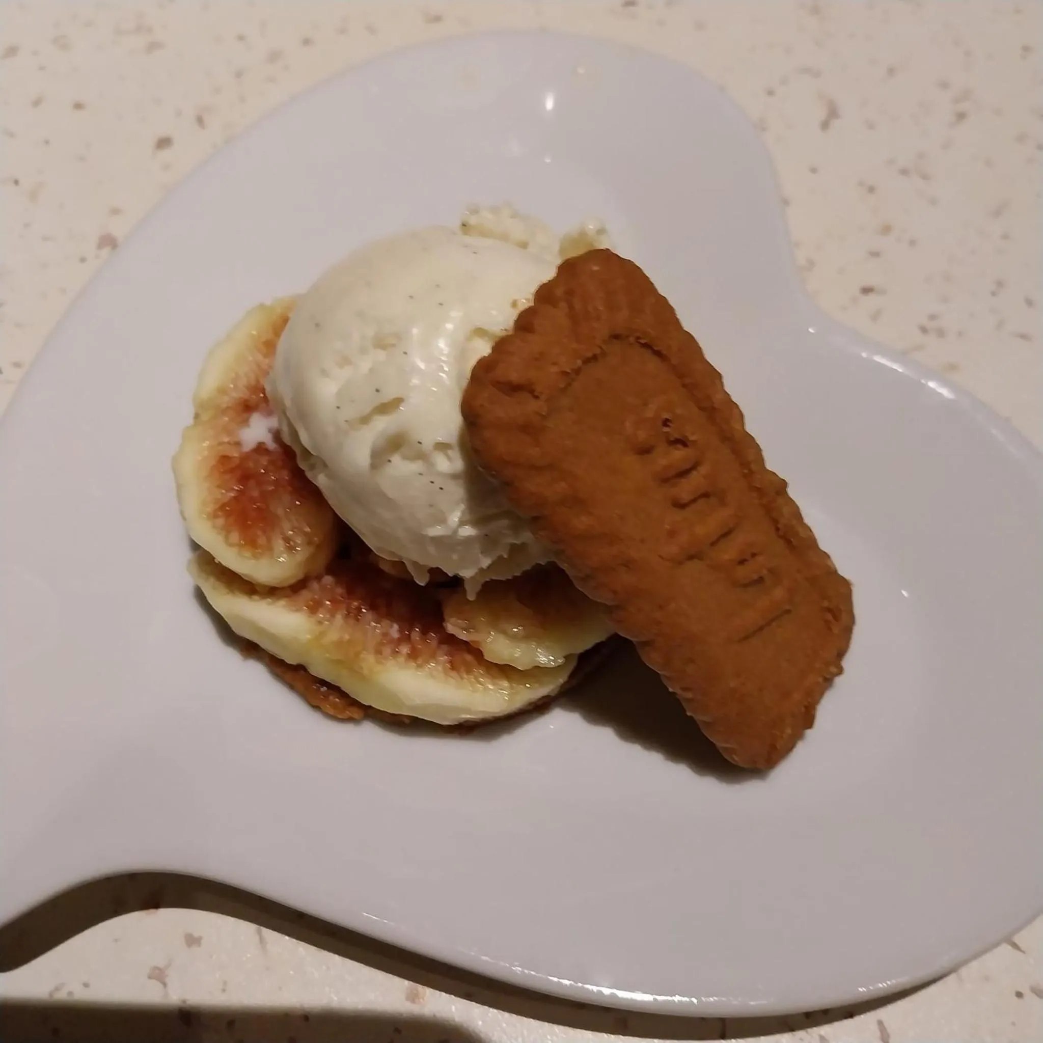 Restaurant/places to eat in Chambre d'Hôtes Familiale la Jument Grise