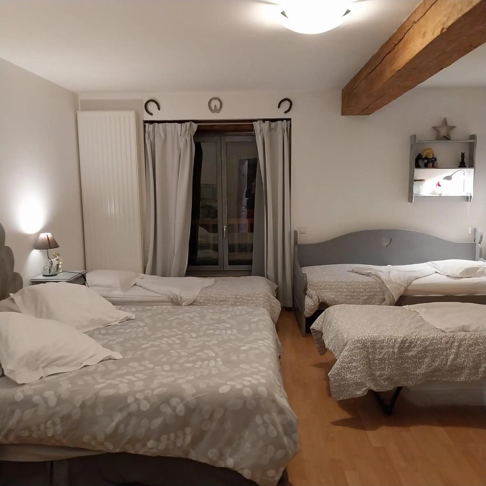Photo of the whole room, Bed in Chambre d'Hôtes Familiale la Jument Grise