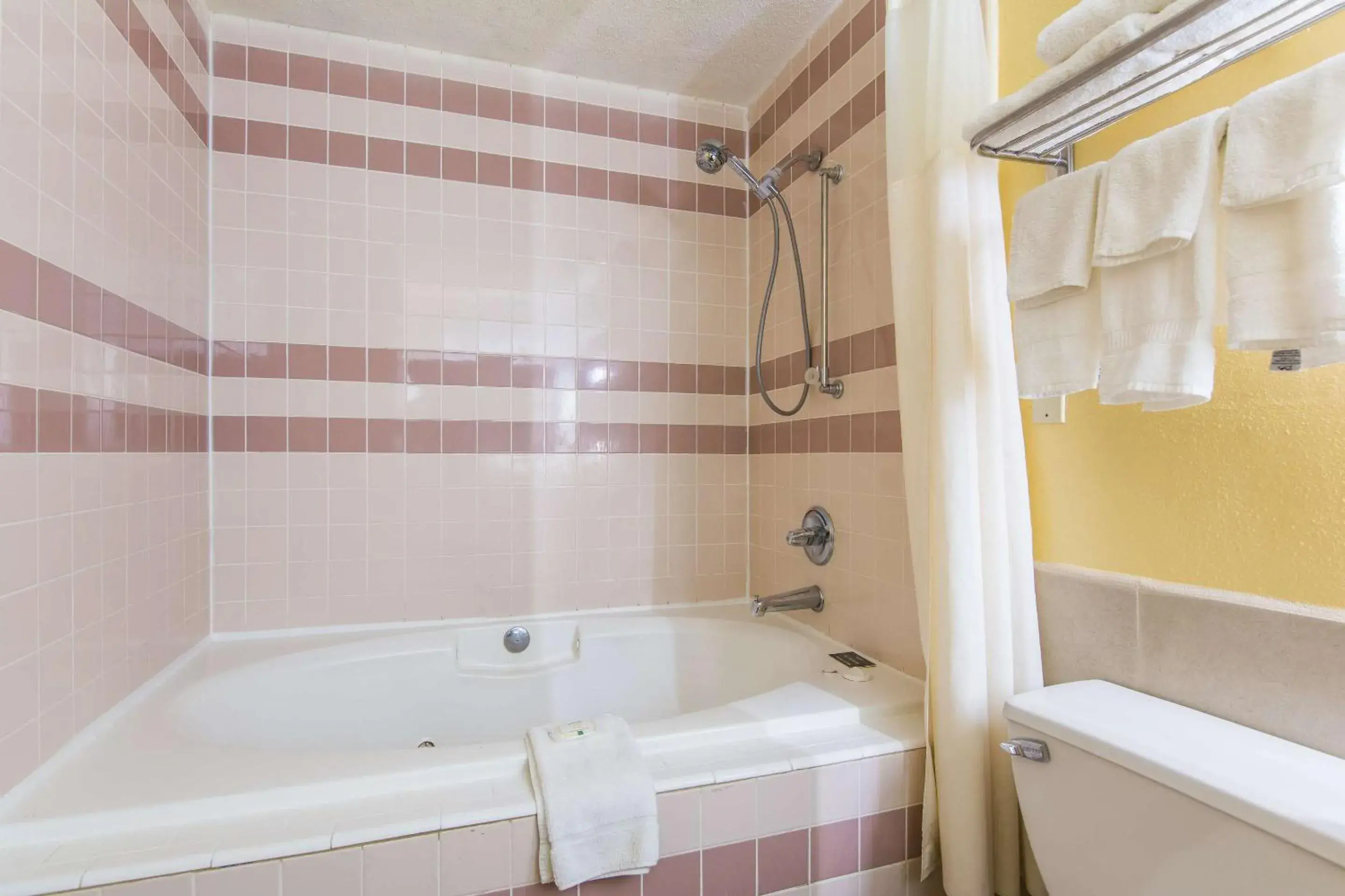 Bedroom in Quality Inn Kings Mountain Bedroom in Quality Inn Kings Mountain