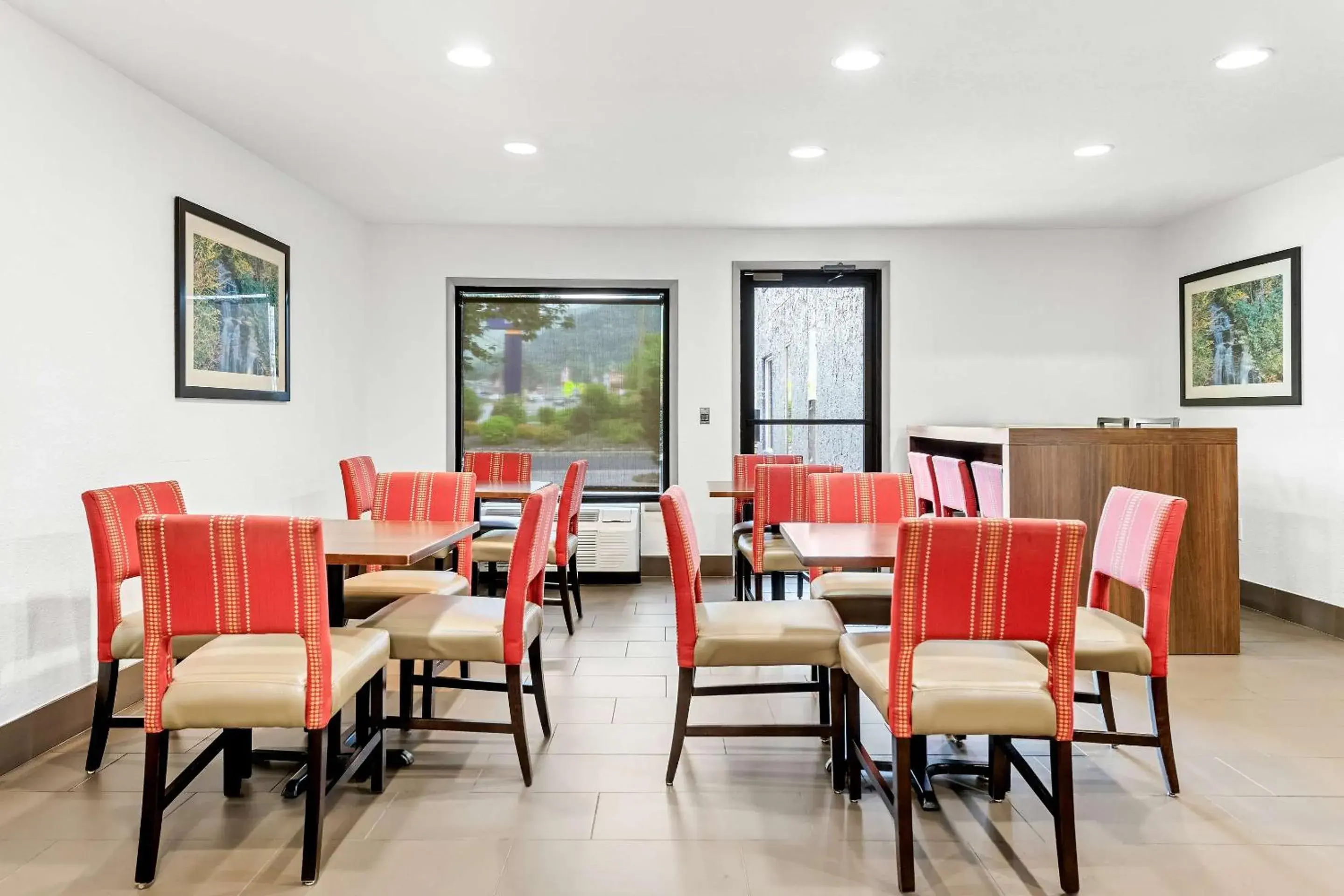 Breakfast in Comfort Inn near Great Smoky Mountain National Park Breakfast in Comfort Inn near Great Smoky Mountain National Park