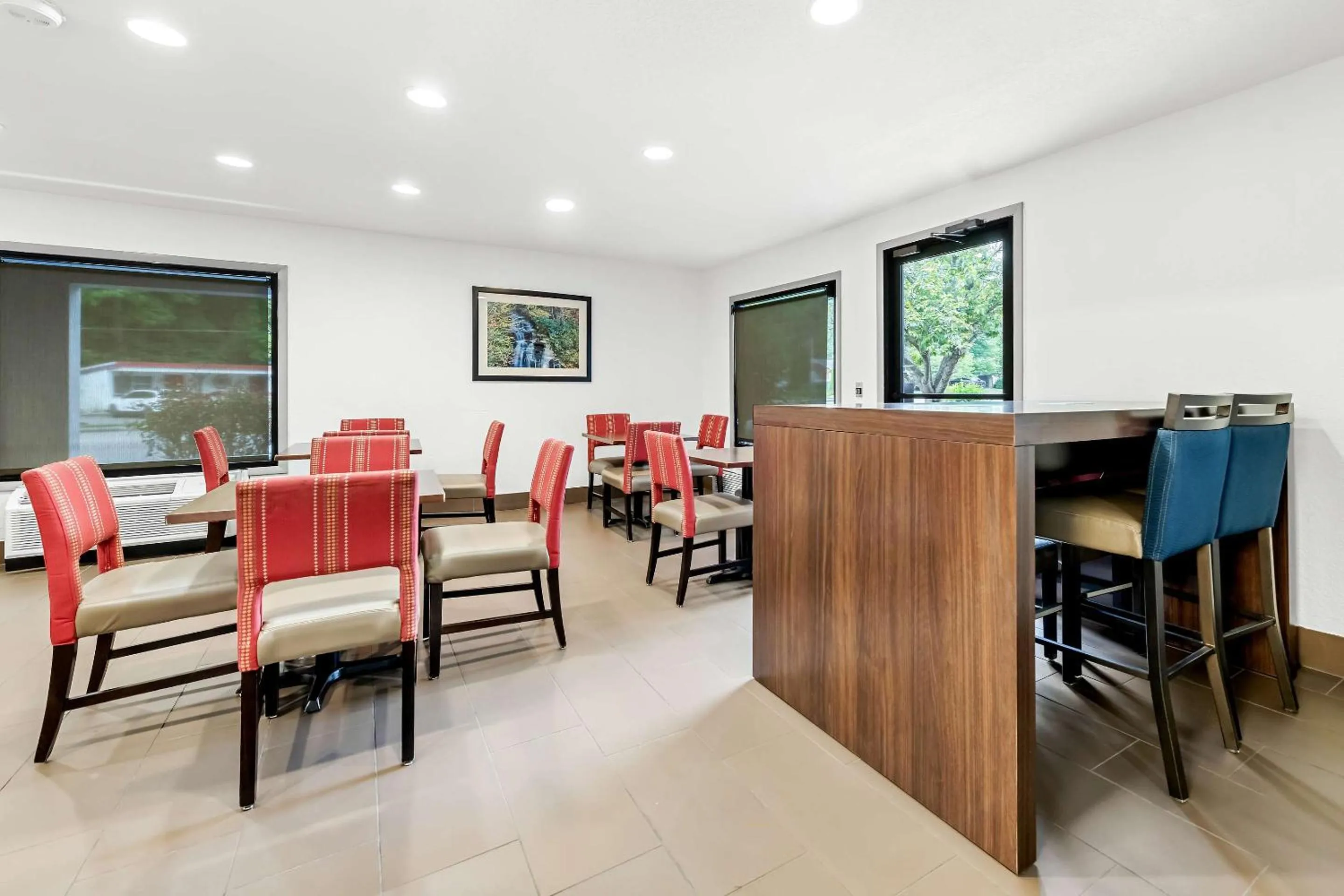 Breakfast in Comfort Inn near Great Smoky Mountain National Park