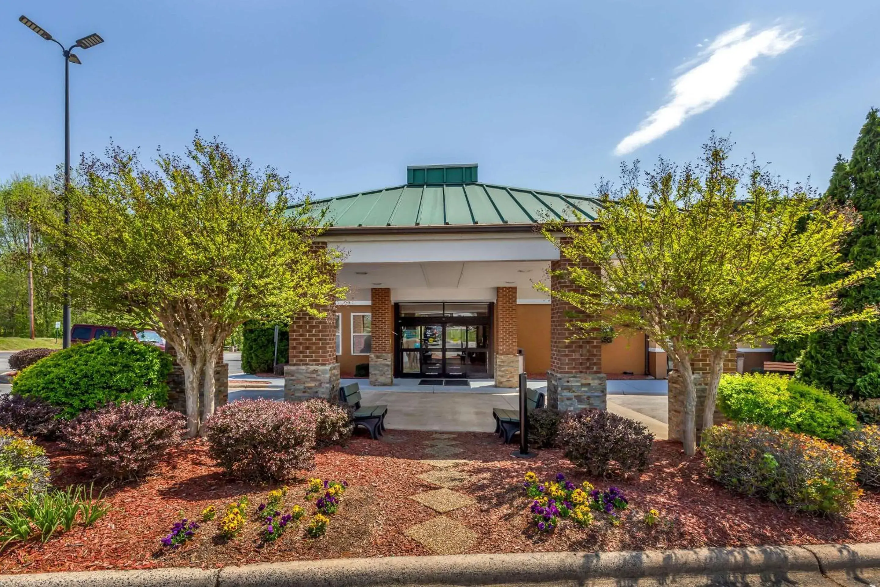 Property building in Quality Inn Asheboro South Property building in Quality Inn Asheboro South