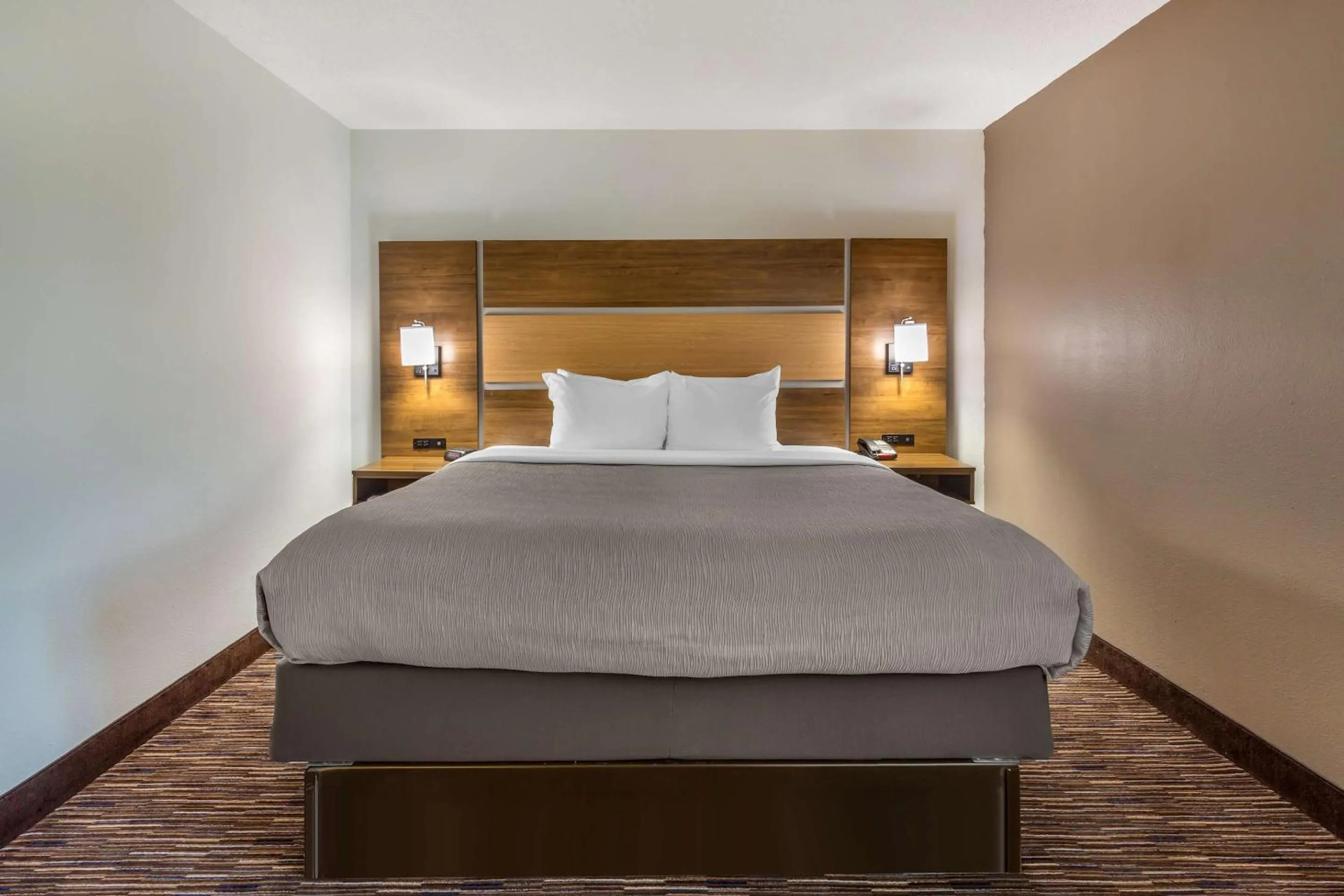 Bedroom, Bed in Quality Inn Asheboro South