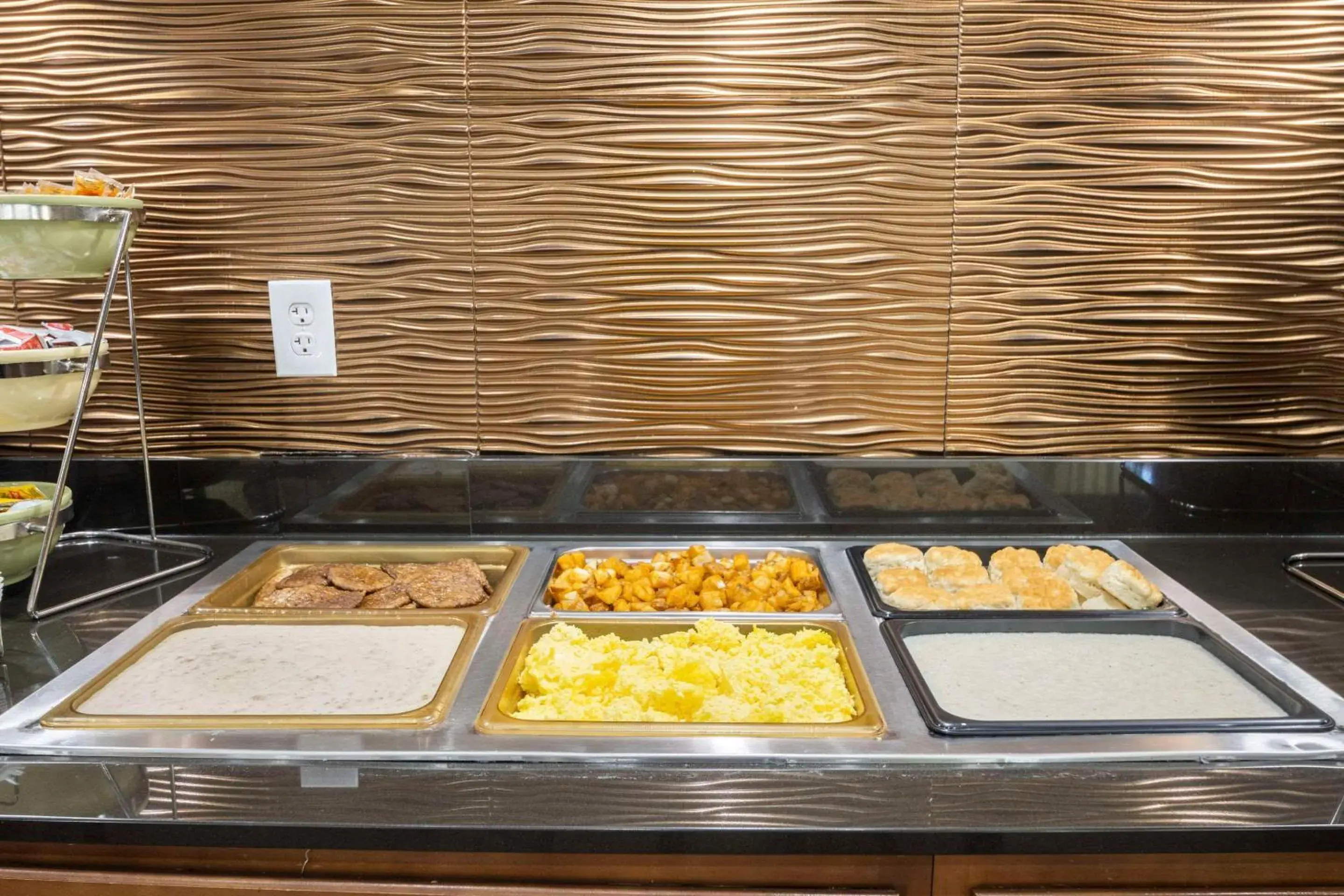 Breakfast in Quality Suites Hickory South Breakfast in Quality Suites Hickory South
