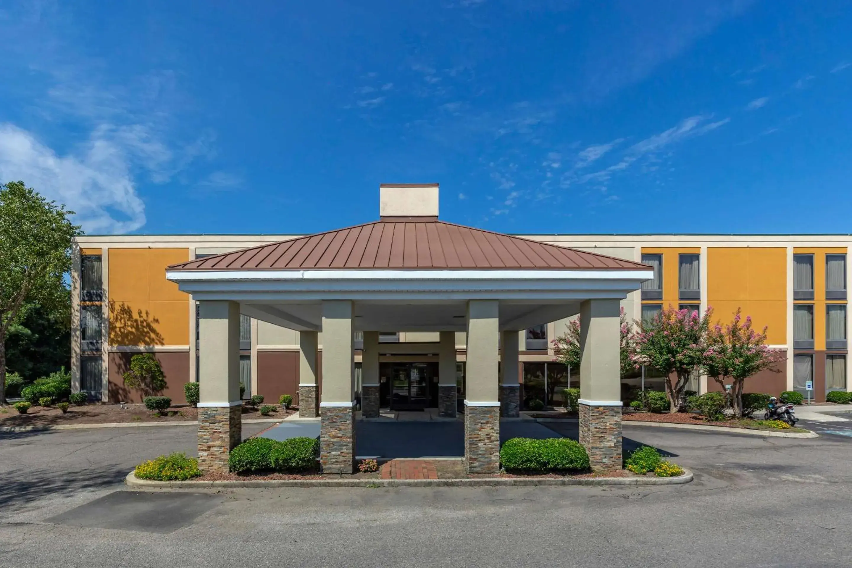 Property building in Comfort Inn Laurinburg Property building in Comfort Inn Laurinburg